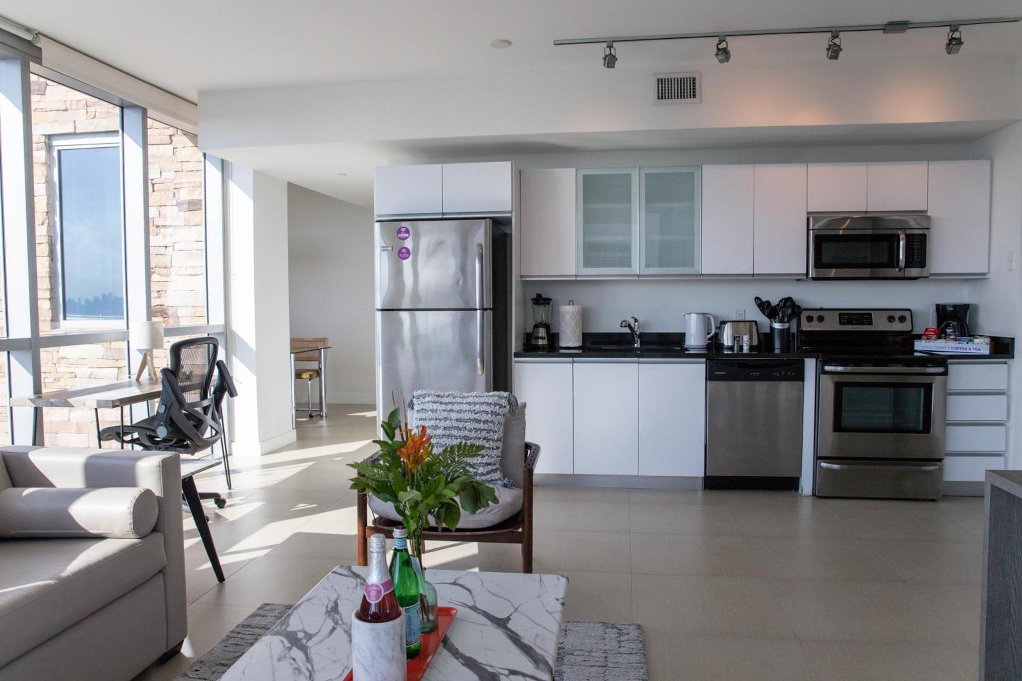 Dharma Miami At Monte Carlo Apartment