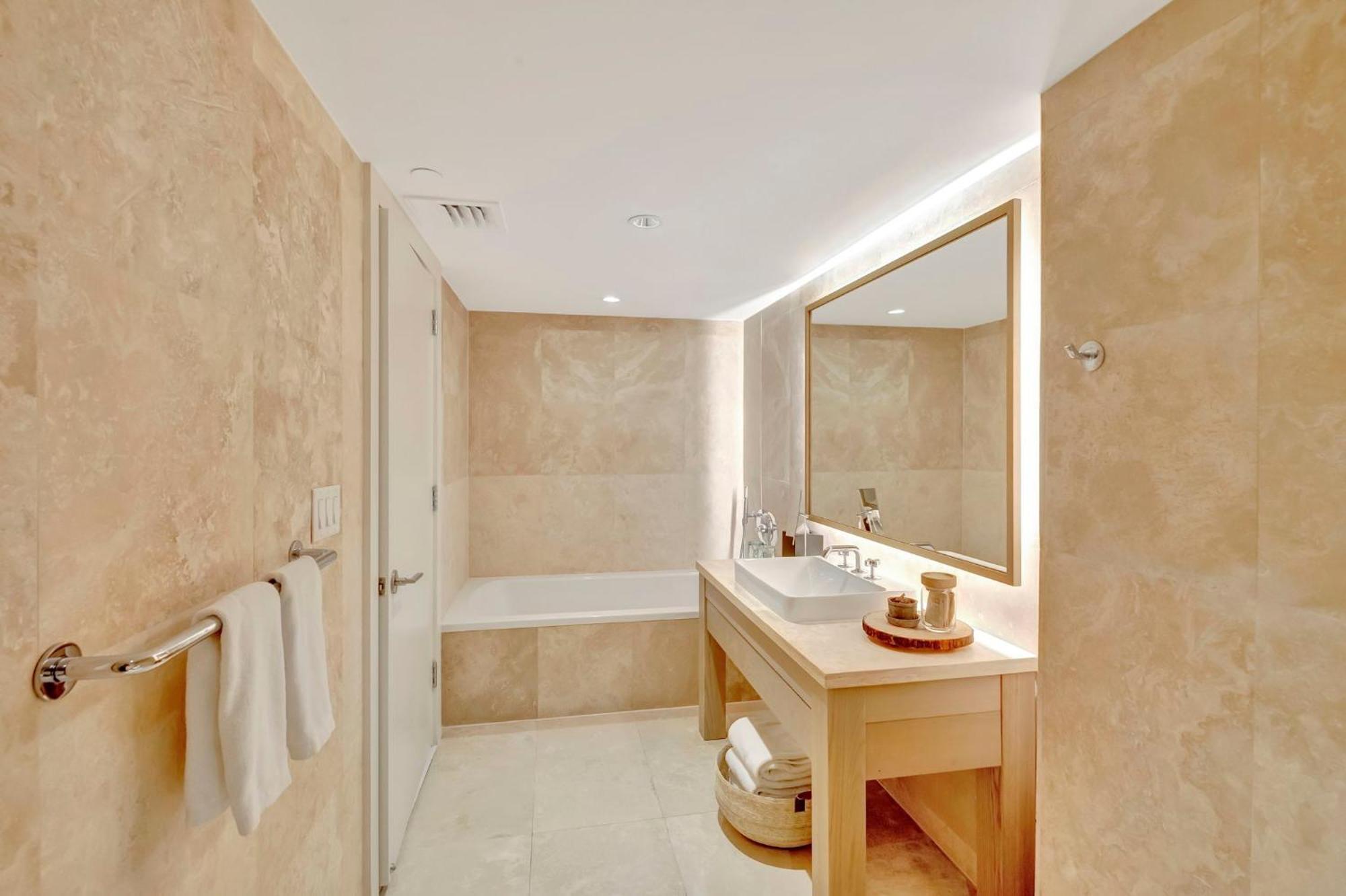 Aparthotel Luxury Private At The 1 & Miami