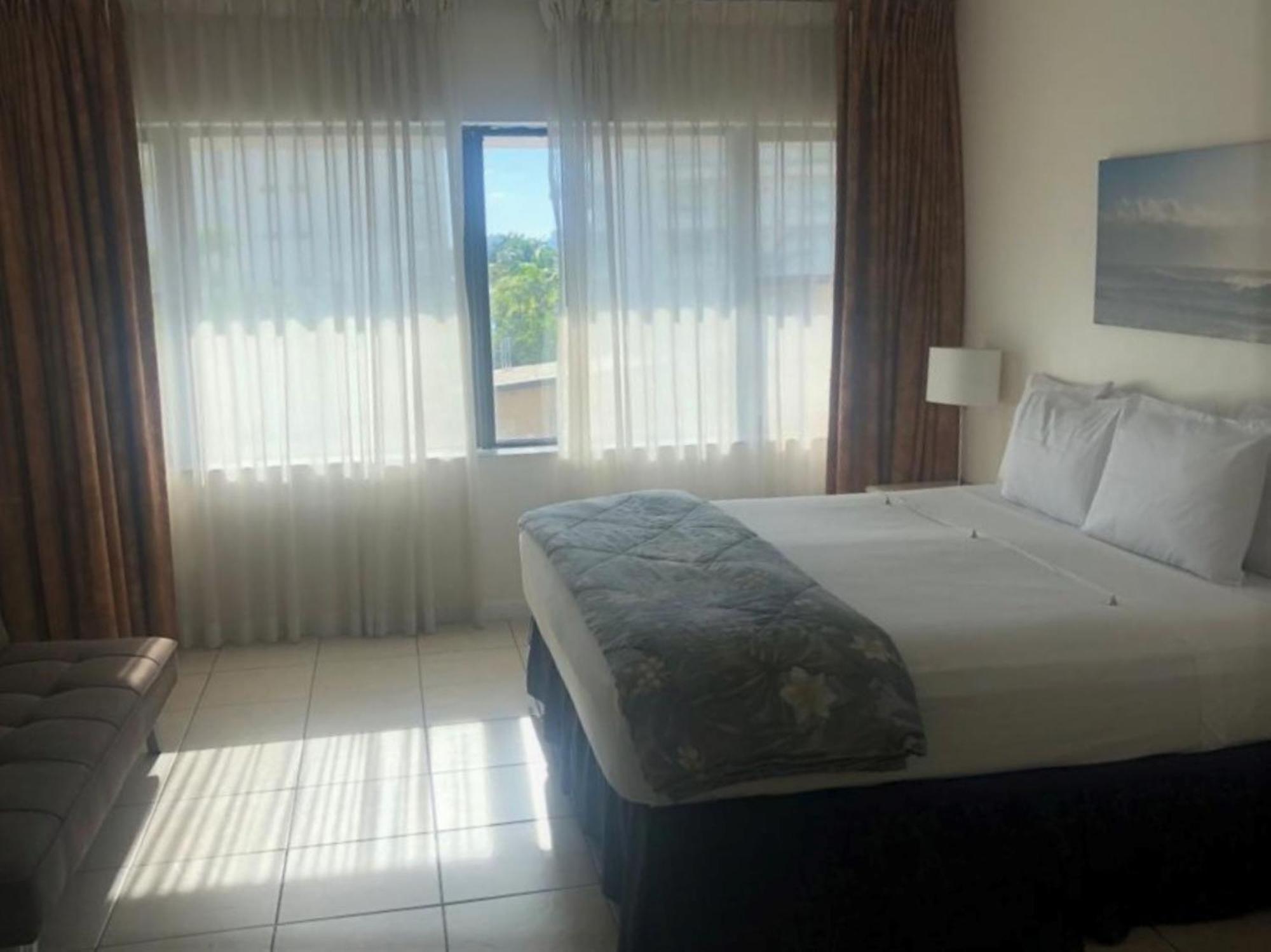 Aparthotel By The Sea