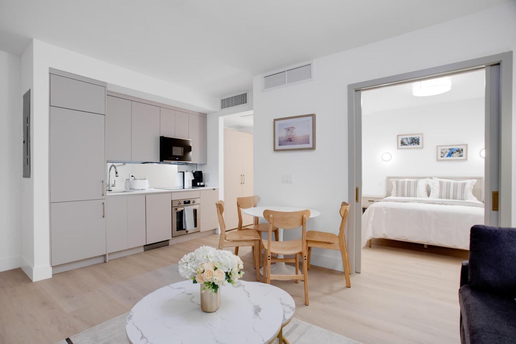 Vonder Miami - Unit 7 *