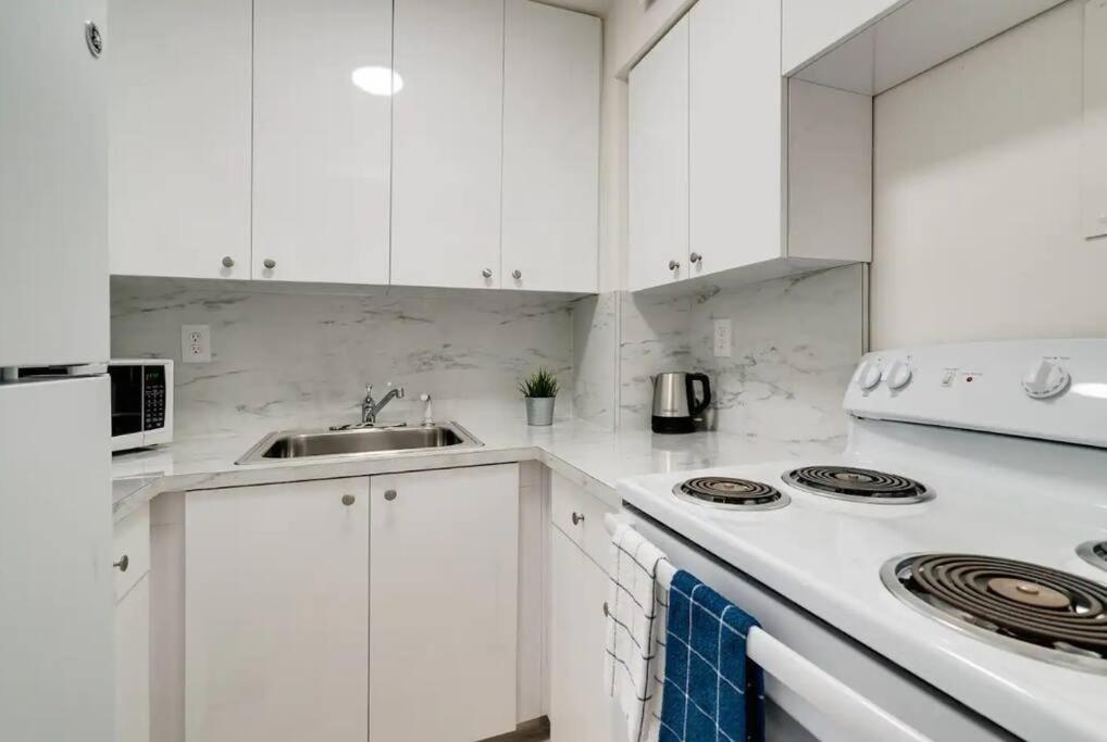 1101- Luxurious 1br & 2 Bath With & Ocean Views Miami Beach