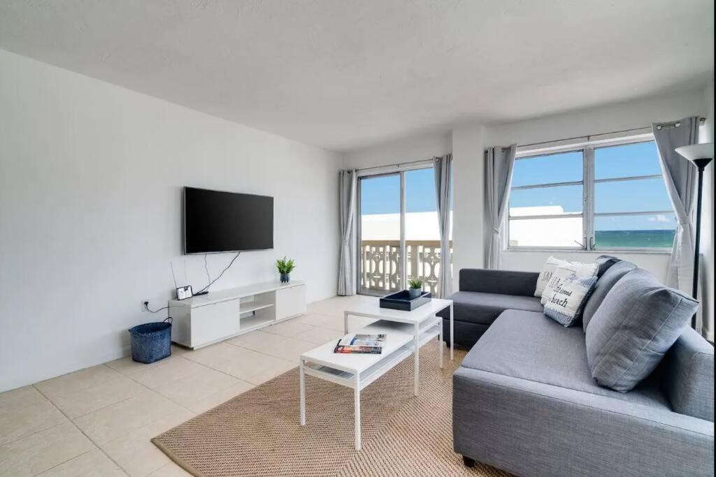 1101- Luxurious 1br & 2 Bath With & Ocean Views Miami Beach