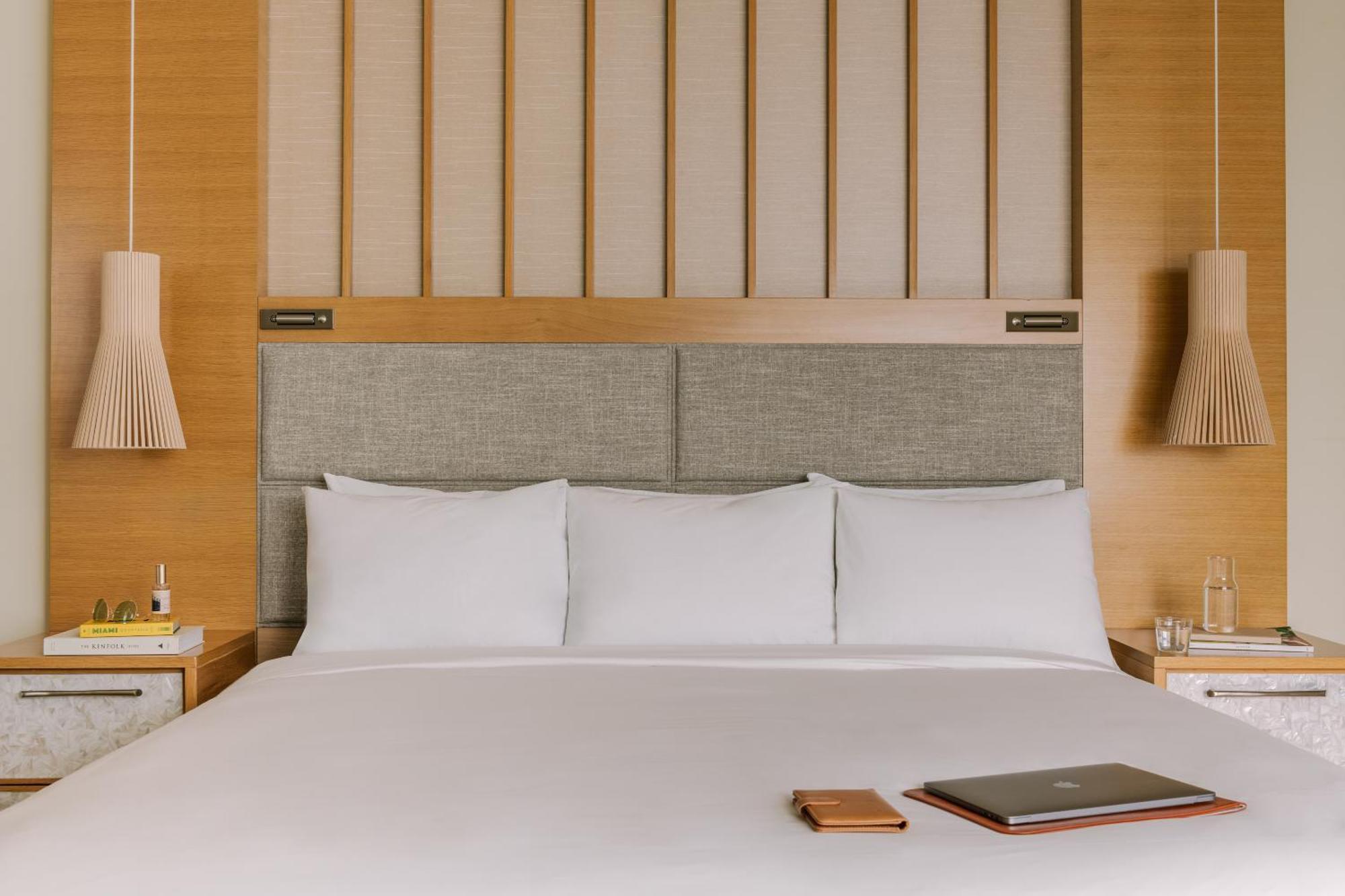 Hotel Sonder The Abbey Miami Beach