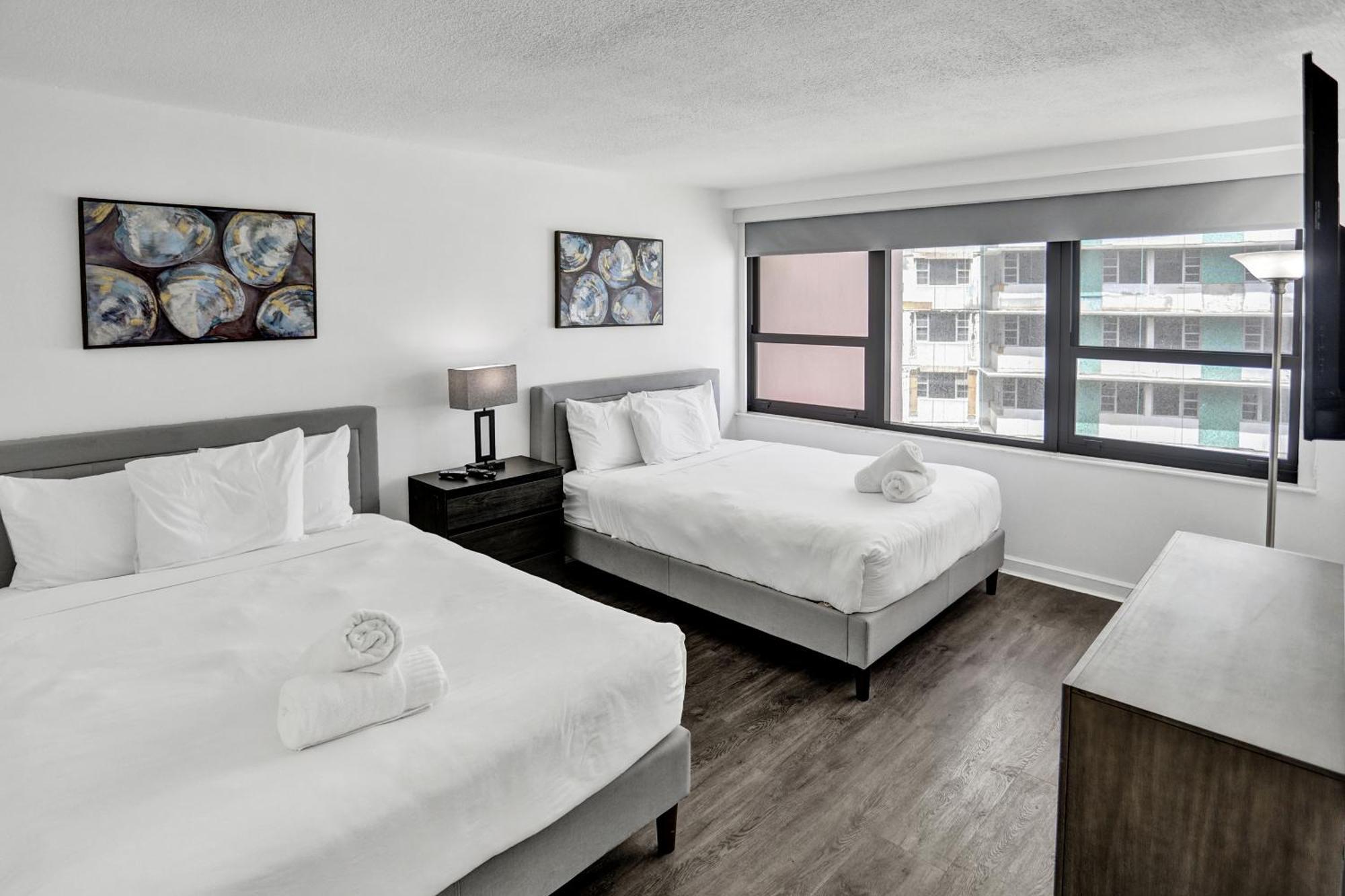 Adorable 2 Bedroom Service 1110