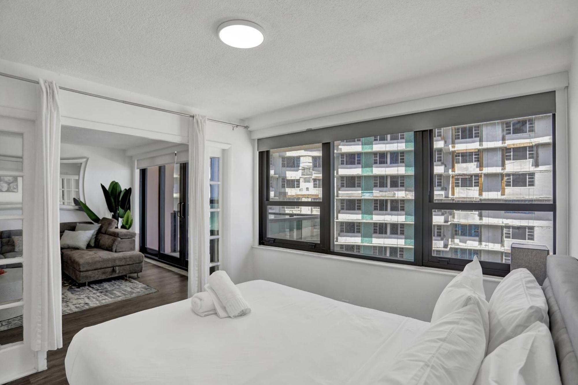 Apartment Adorable 2 Bedroom Service 1110 *