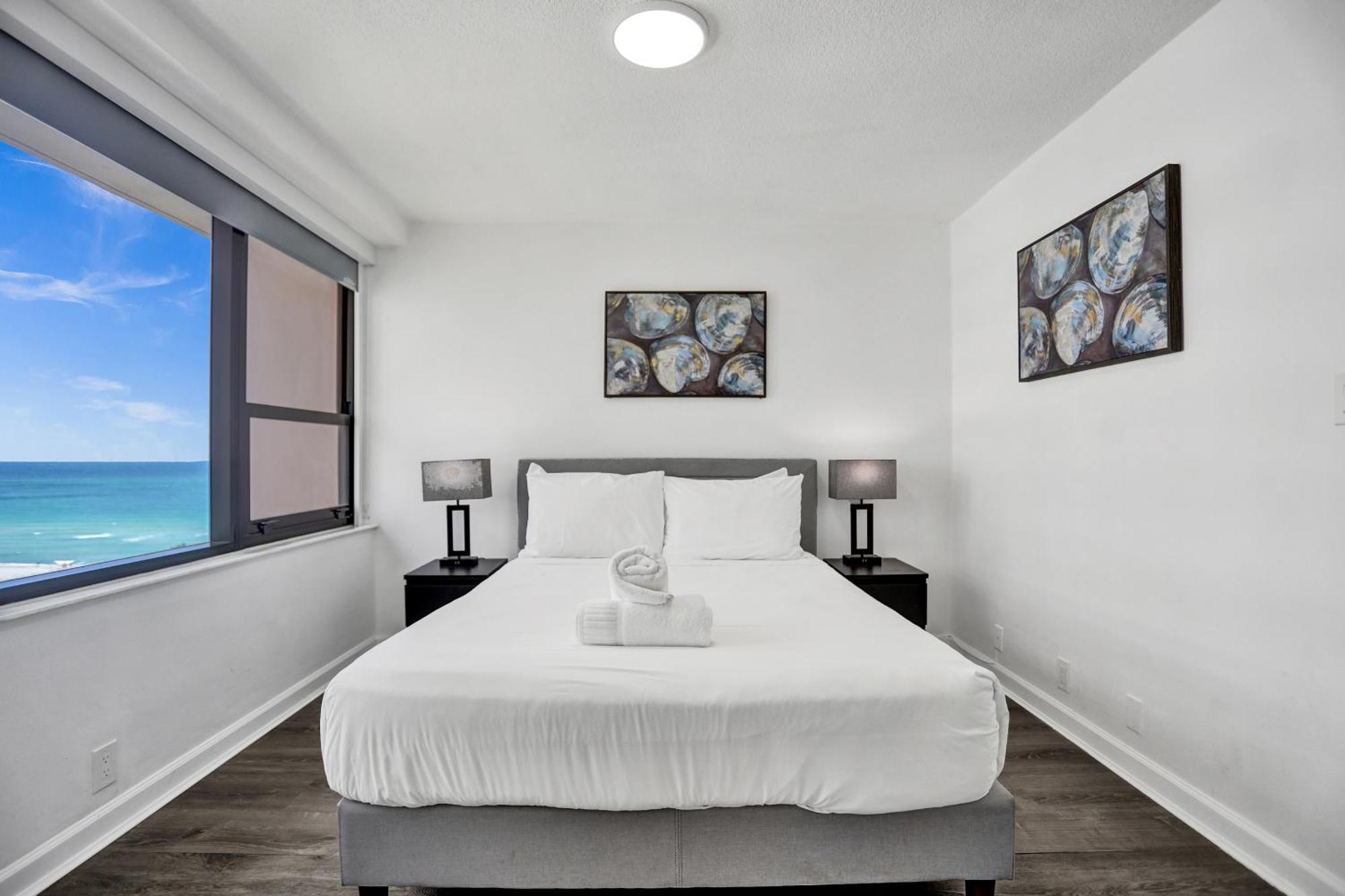 Apartment Adorable 2 Bedroom Service 1110 *
