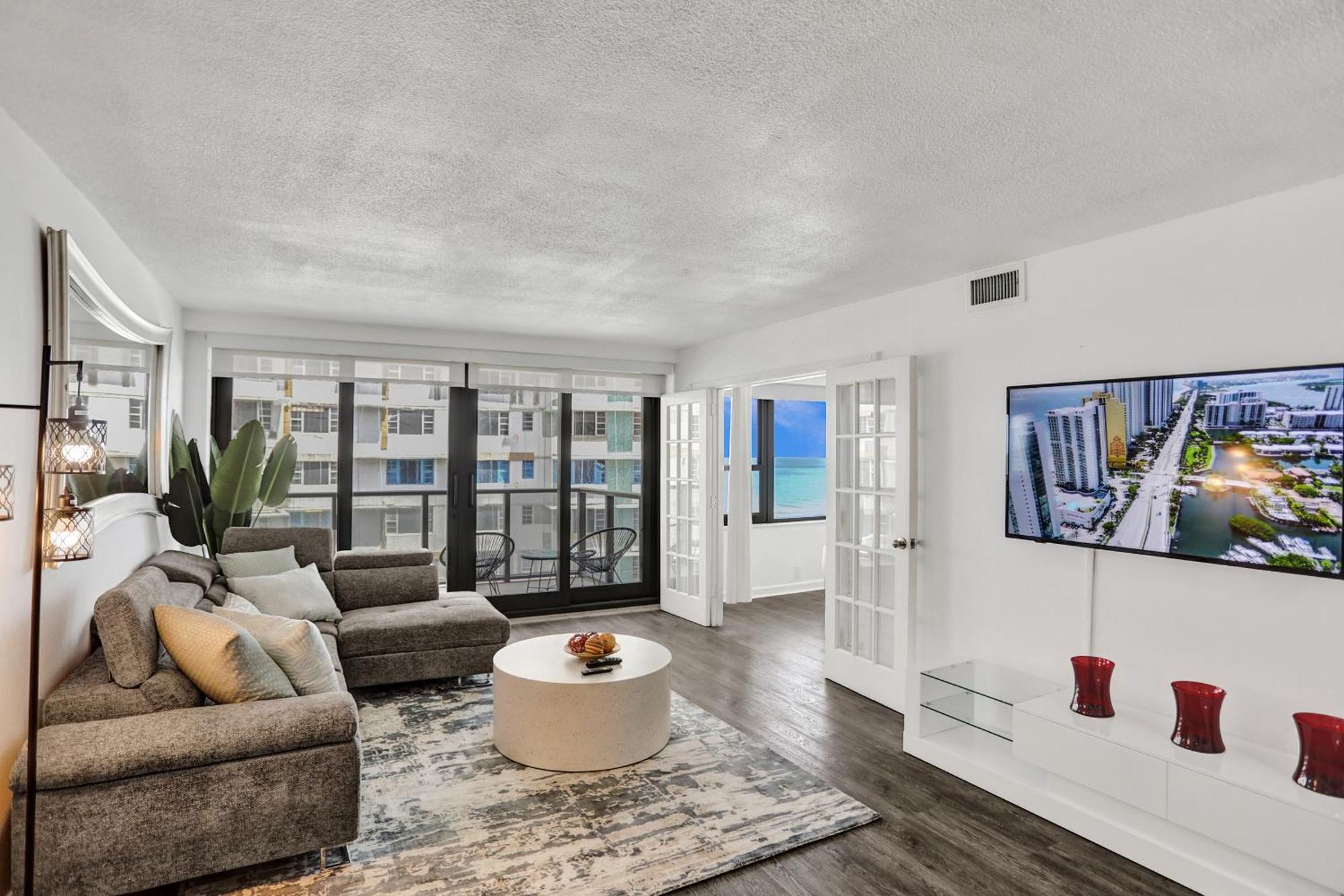 Apartment Adorable 2 Bedroom Service 1110 Miami Beach