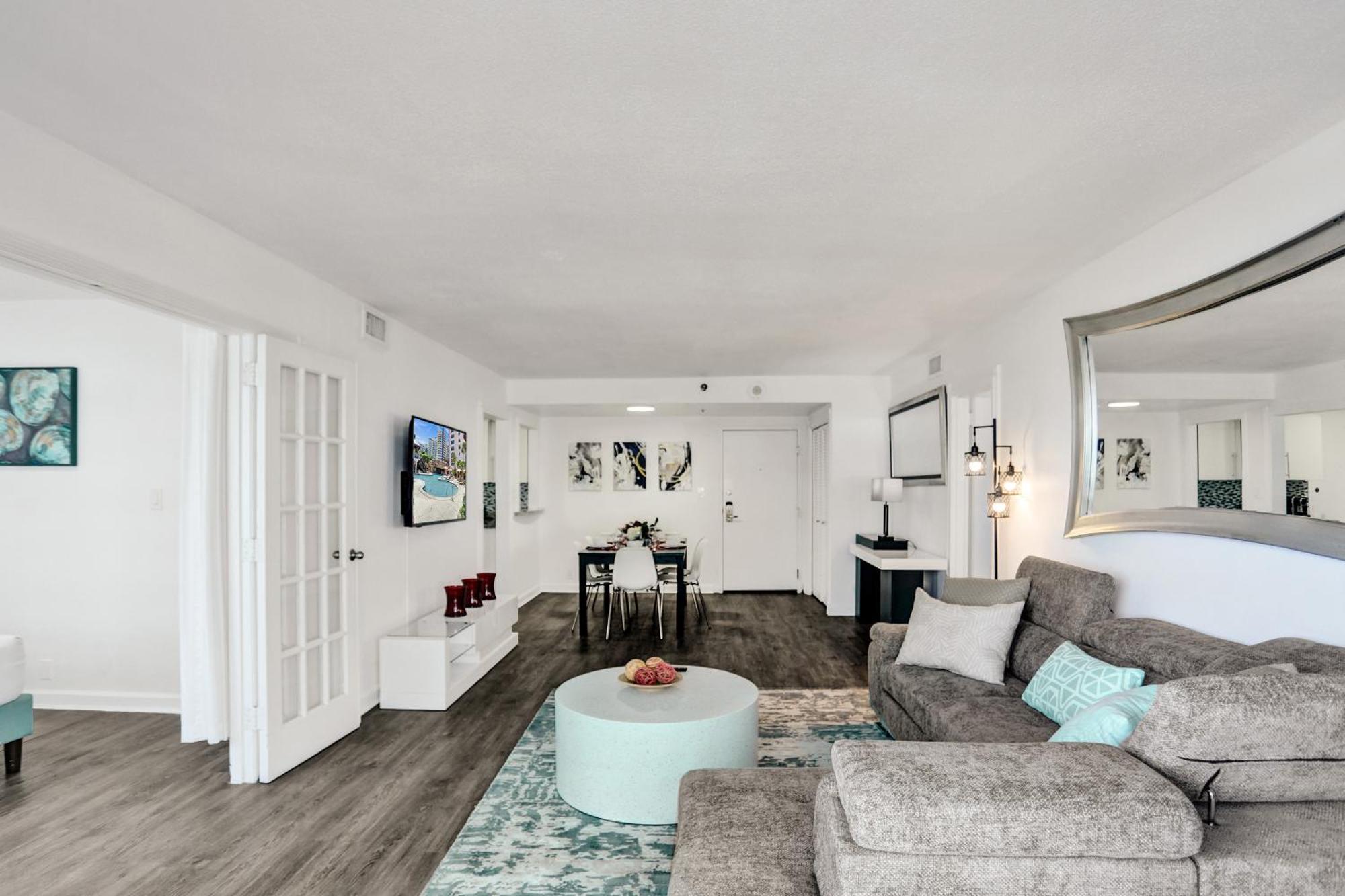 Apartment Adorable 2 Bedroom Service 1110