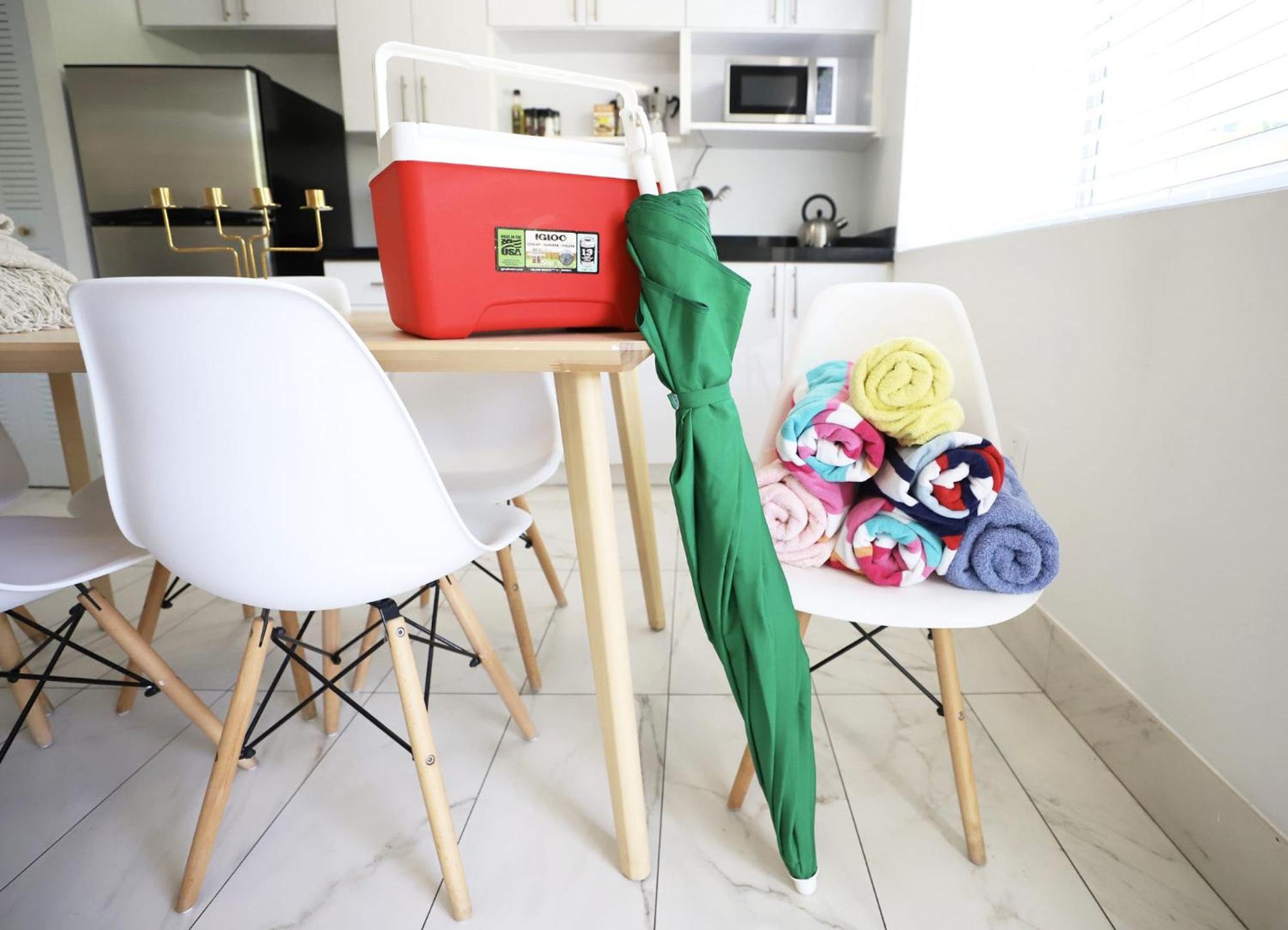 Family Pet Friendly 3 Minute Walk To Miami With Free Parking *