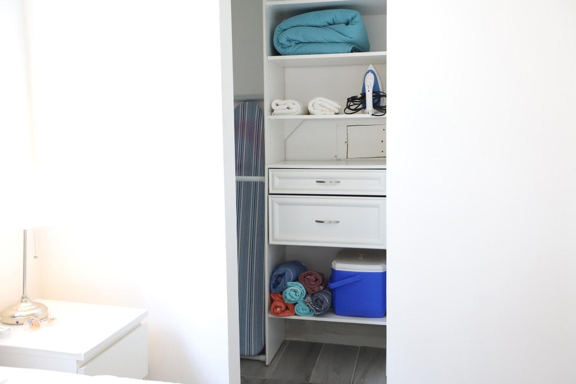 3 Minute Walk To 2 Bedroom Family Friendly With No Pet Fee *
