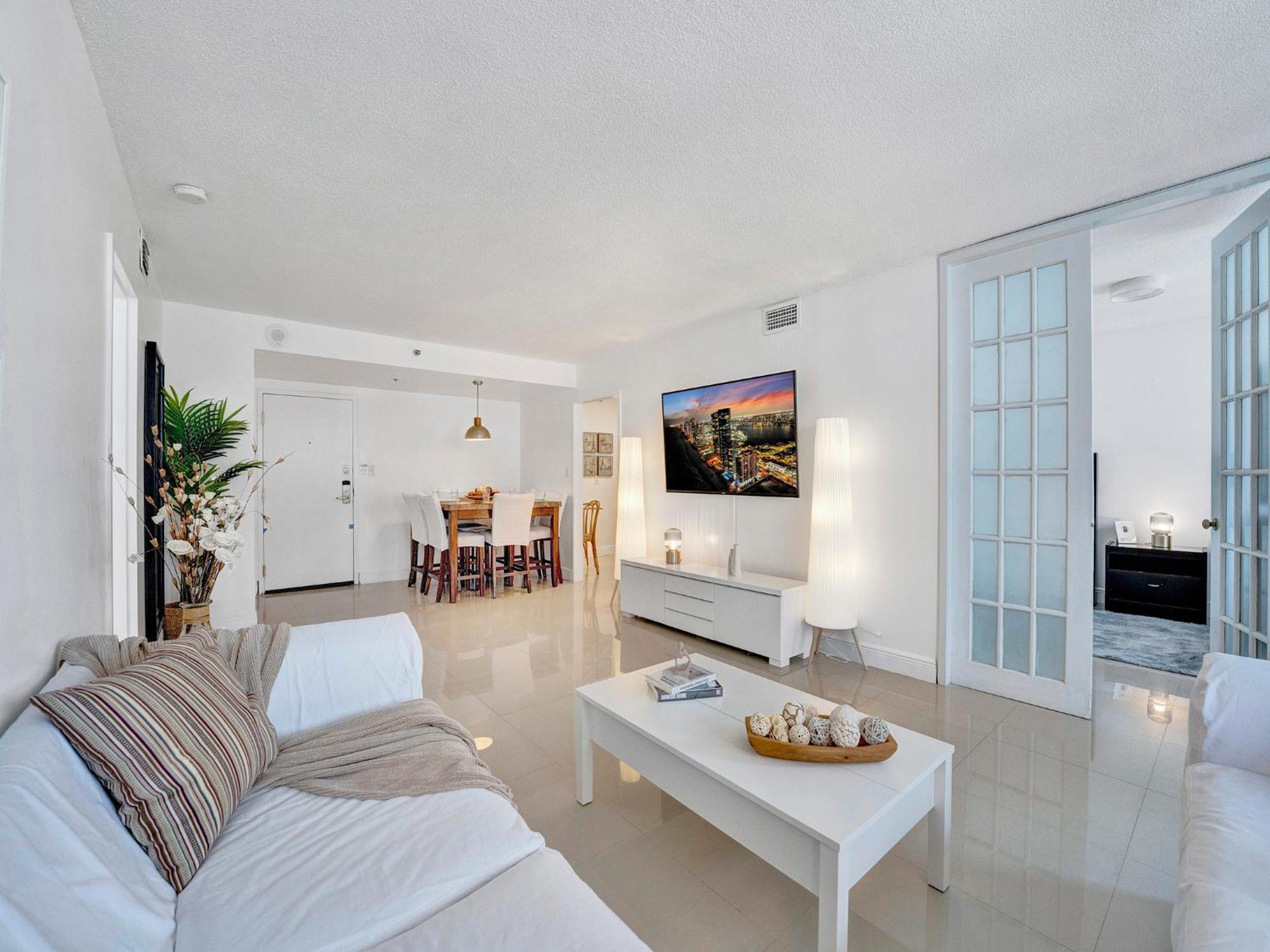 Cozy Beachfront 2 Bdr Miami 1516 Apartment Miami Beach