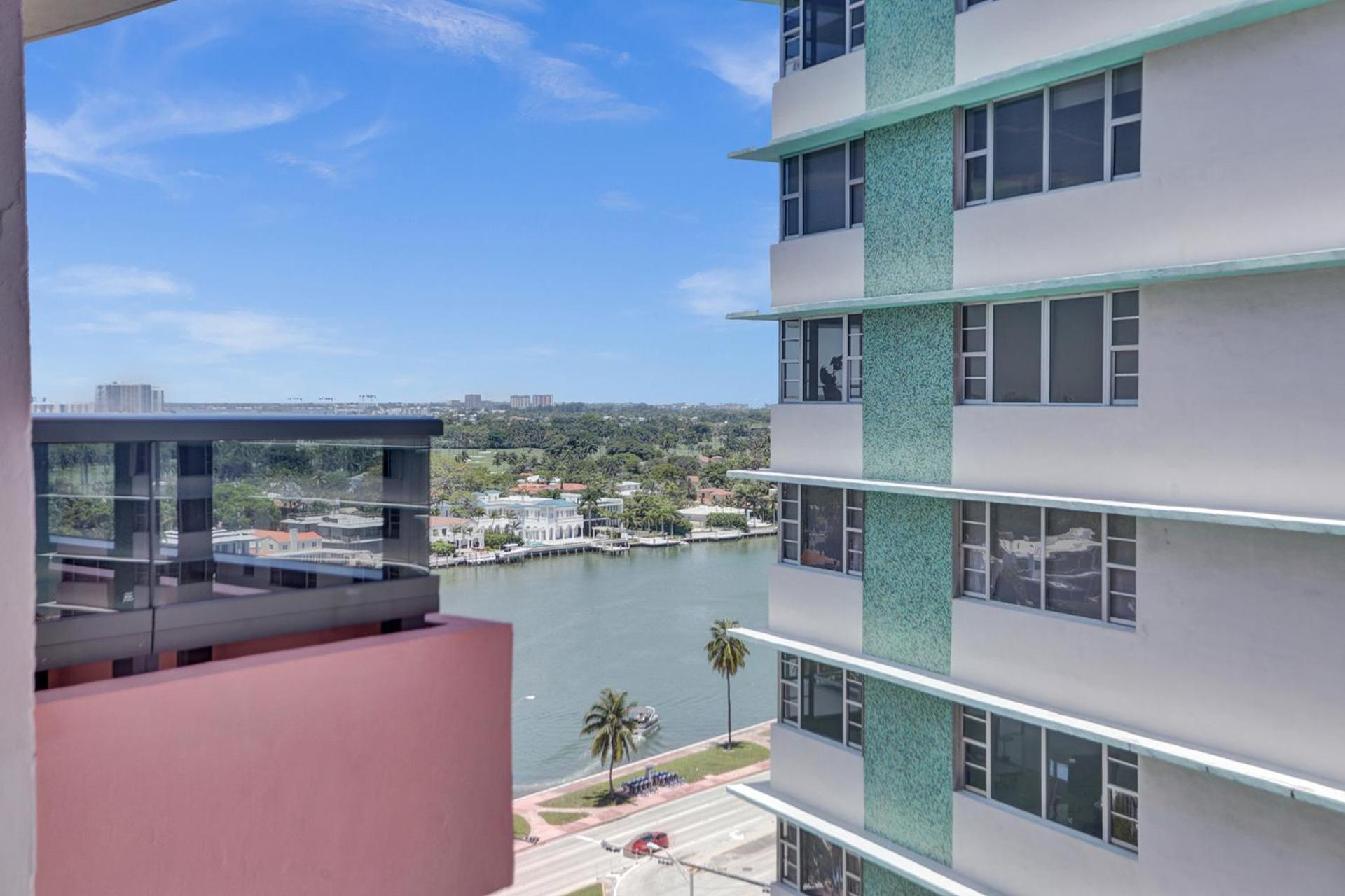 2br 2ba With Service 1616 * Miami Beach