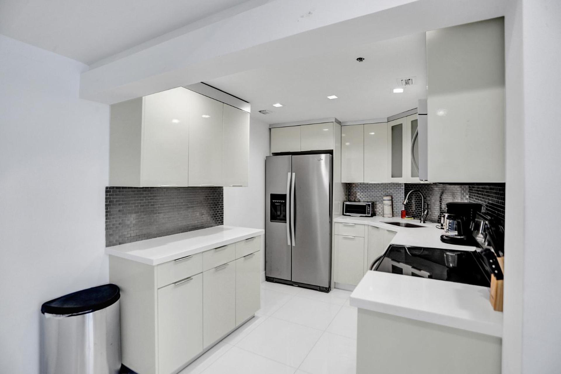 2br 2ba With Service 1616