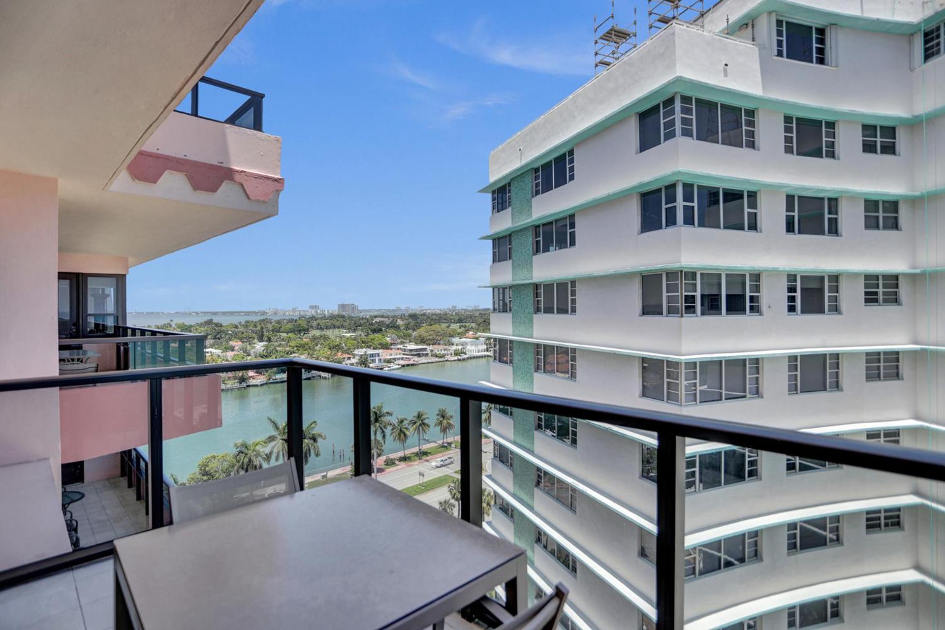 2br 2ba With Service 1616 Apartment