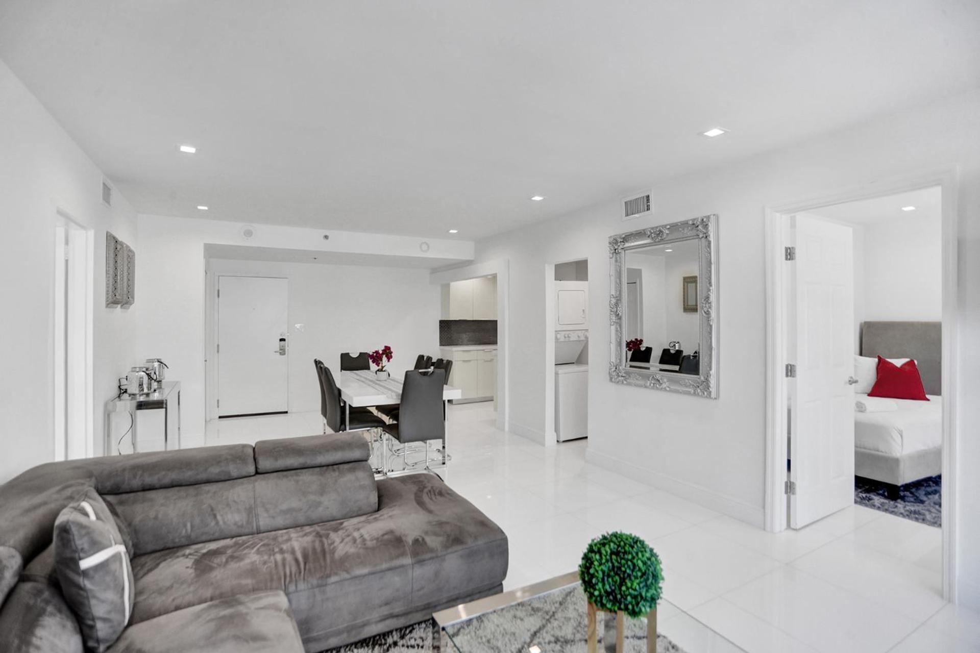 Apartment 2br 2ba With Service 1616