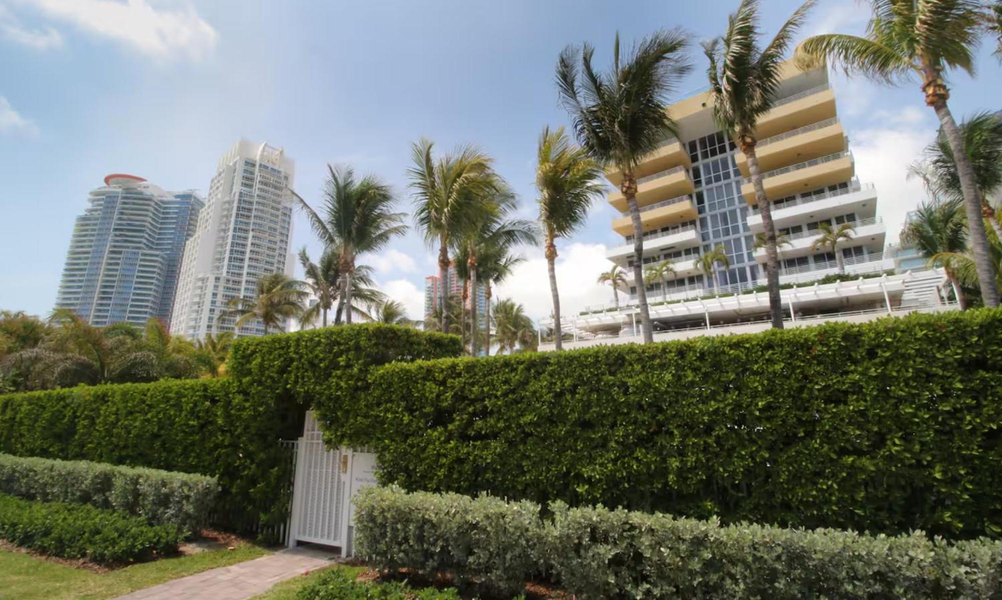 Apartment Beachfront Bentley One Bedroom With Balcony And Access Miami Beach