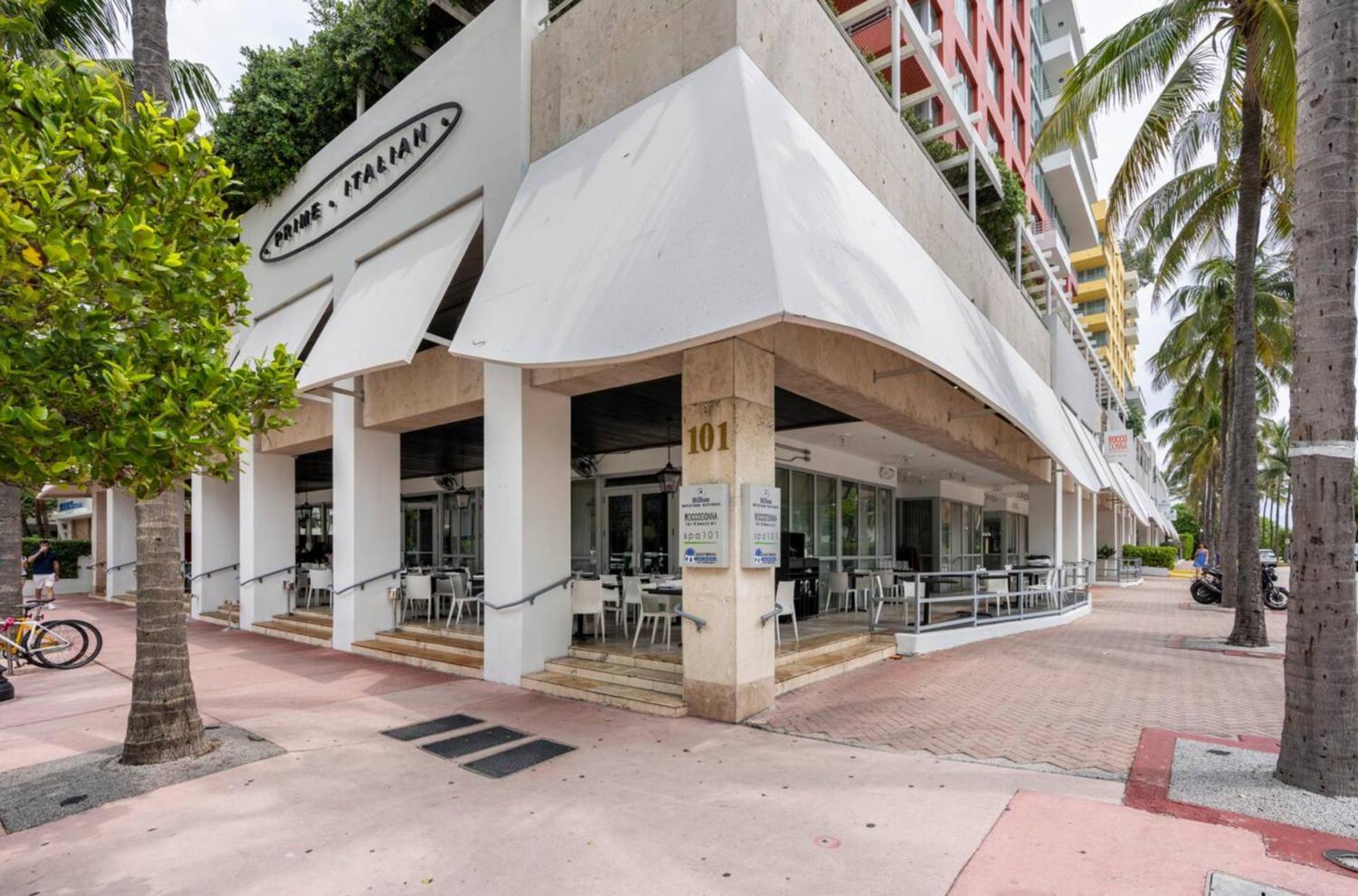 Beachfront Bentley One Bedroom With Balcony And Access Miami Beach