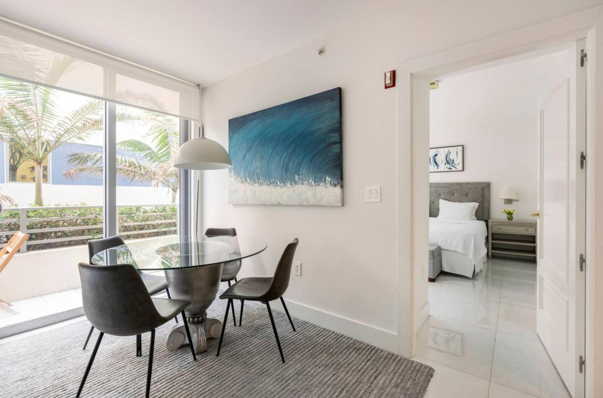 Beachfront Bentley One Bedroom With Balcony And Access * Miami Beach