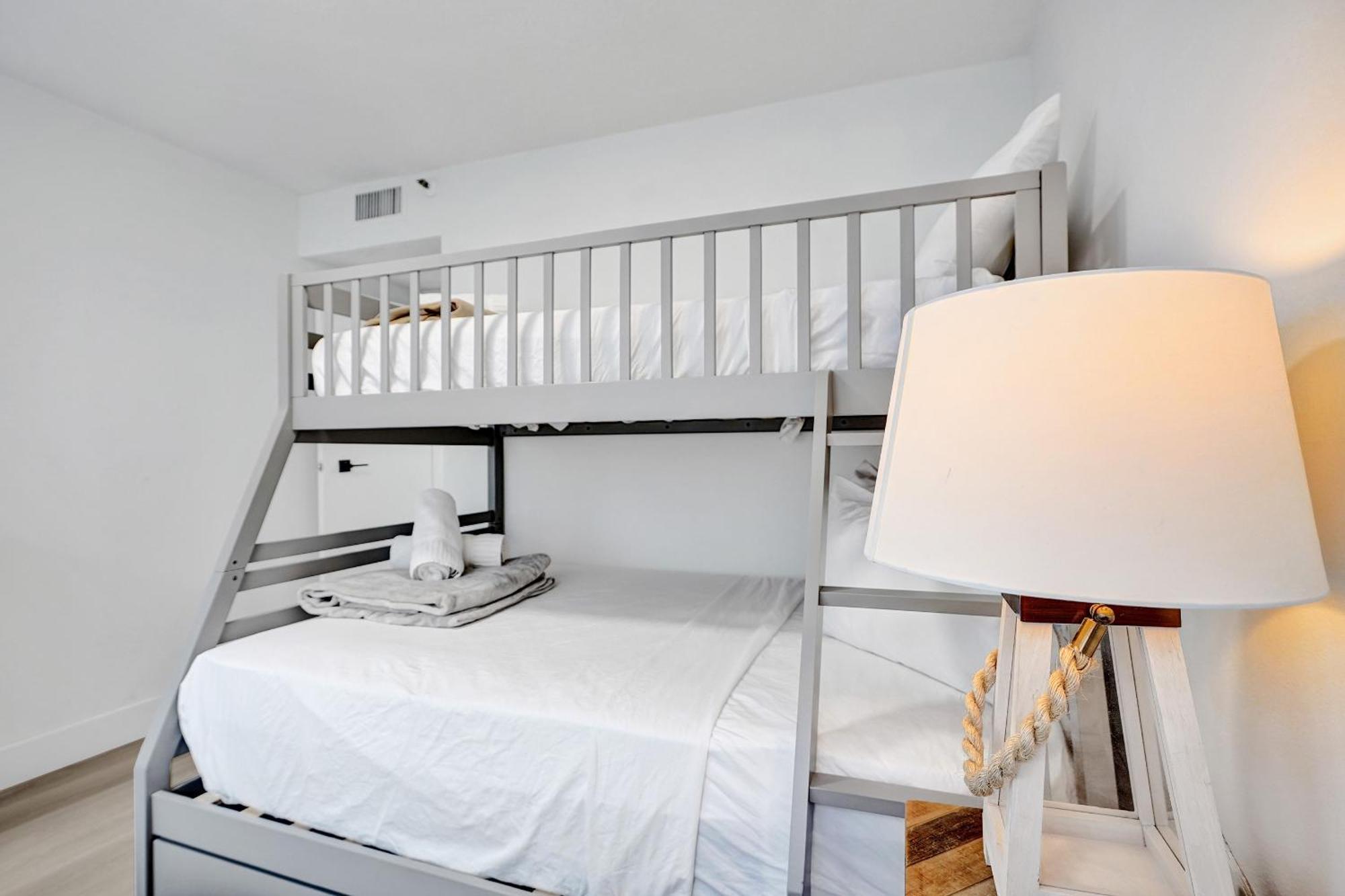 Ocean View Serenity Service 915 * Miami Beach