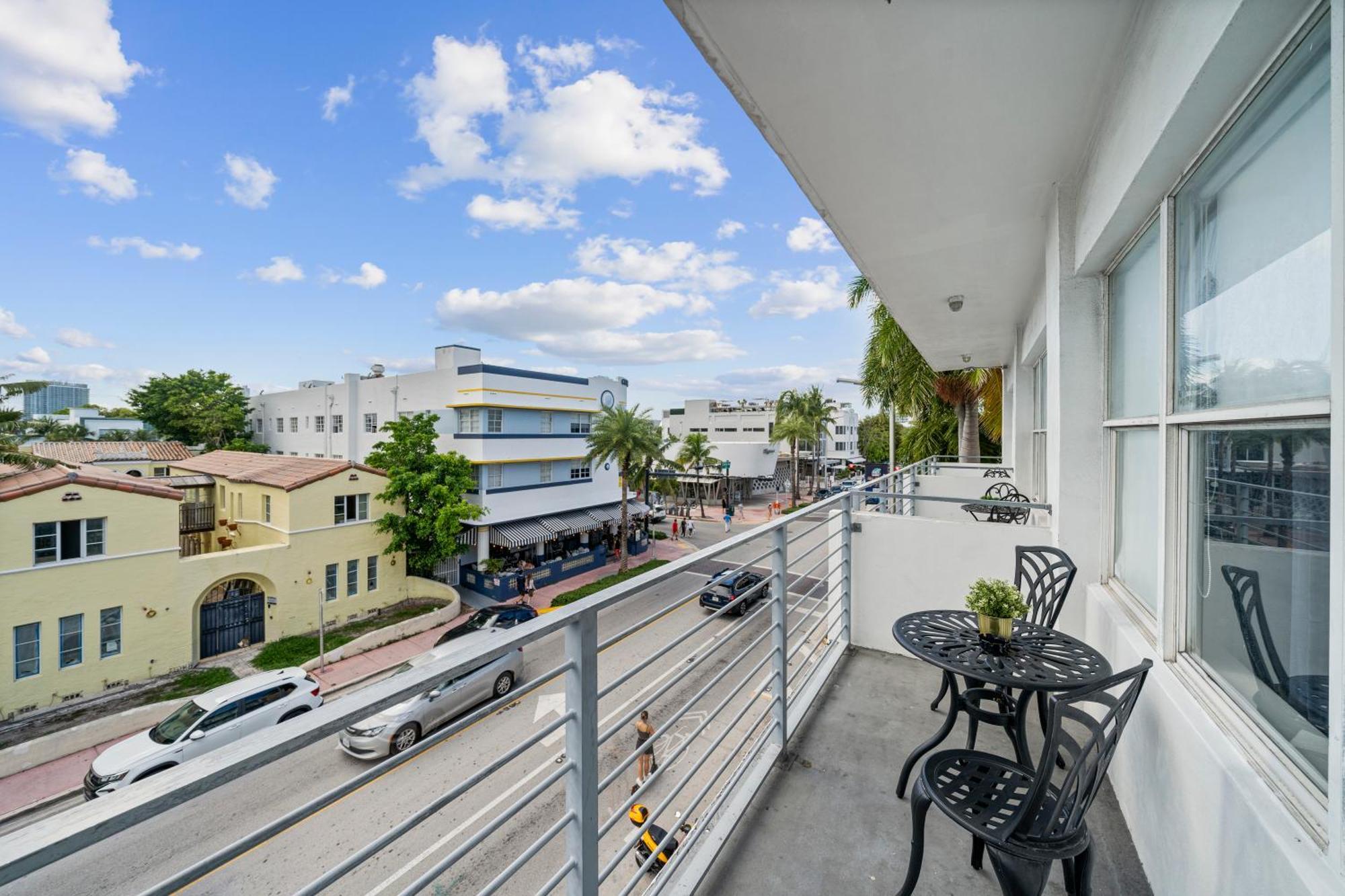 Rock By Lowkl Apartment