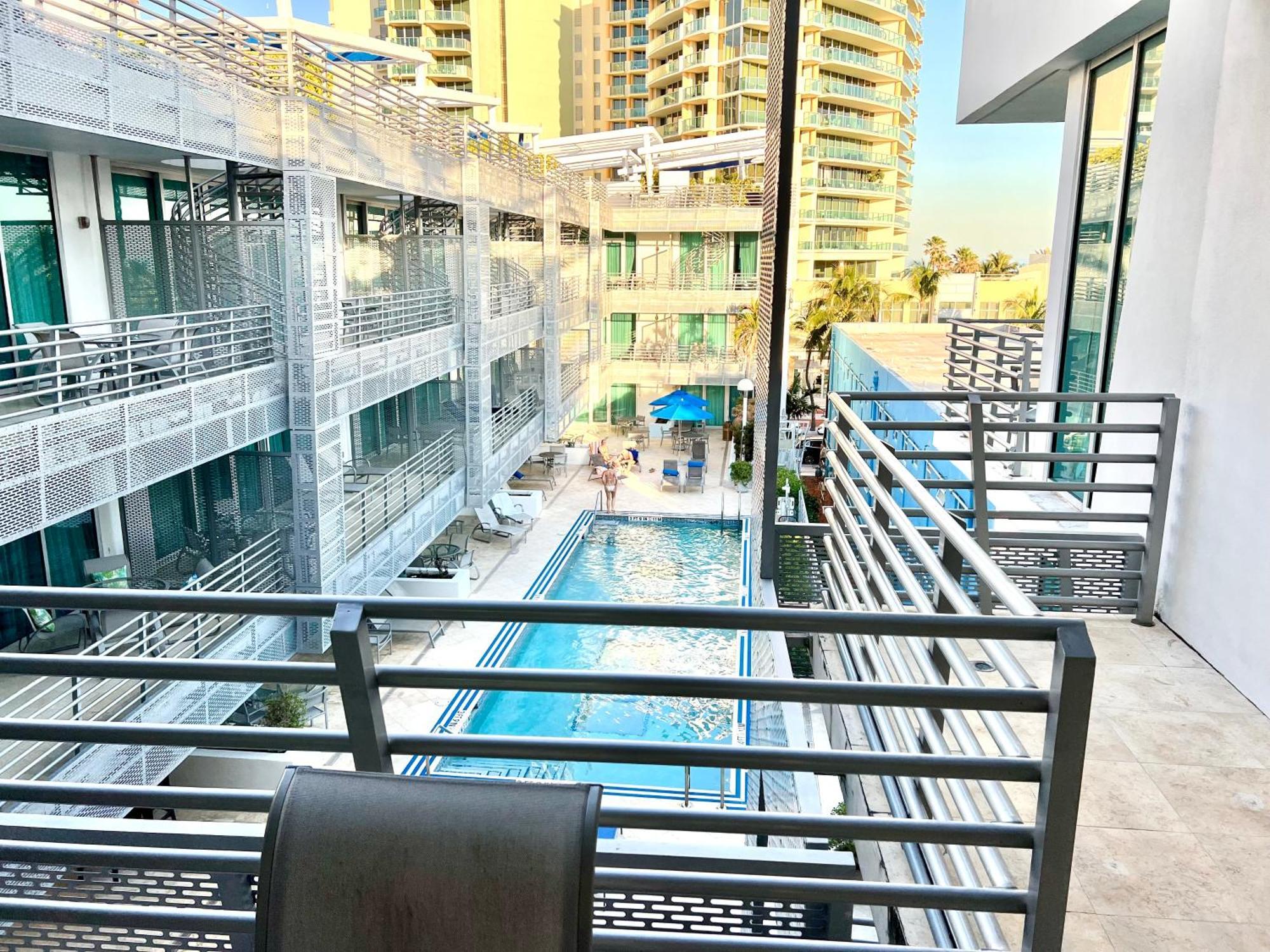 Boutique 3 Min Walk To * Miami Beach