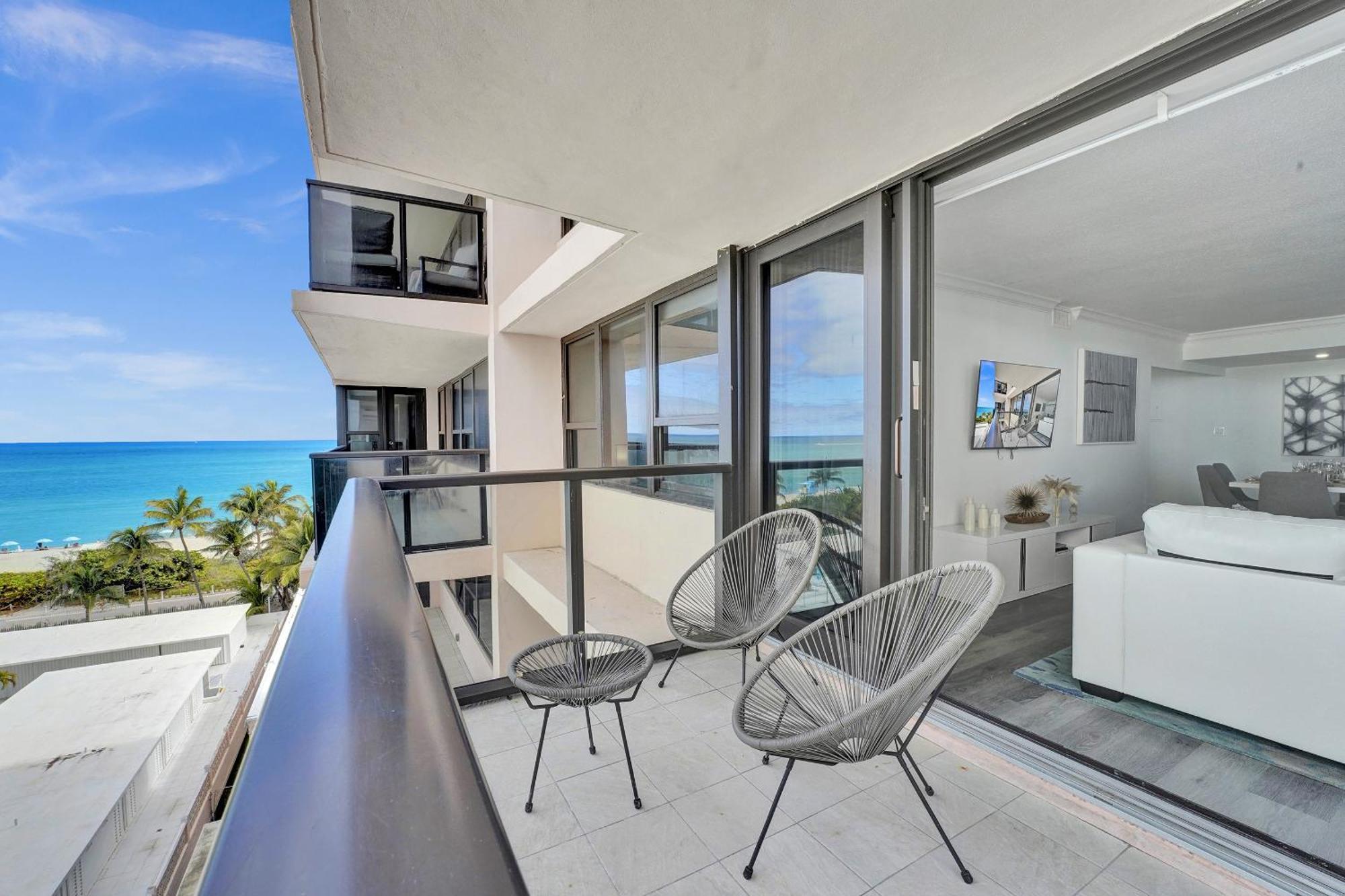 Charming Ocean View Service 806 Apartment Miami Beach