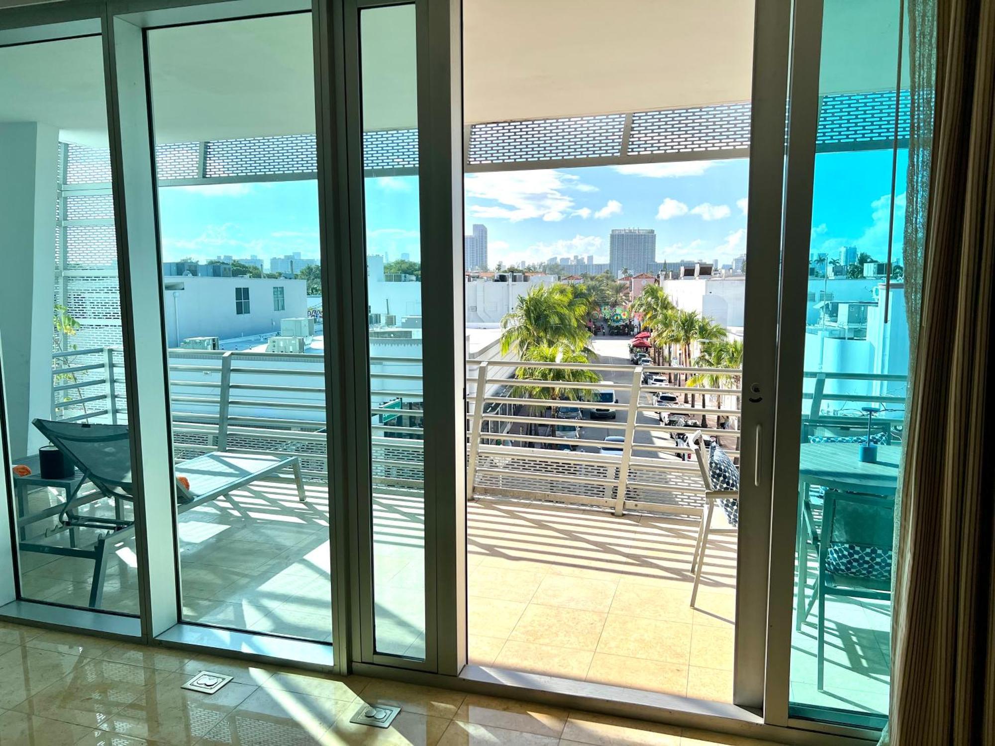 Boutique 3 Min Walk To * Miami Beach