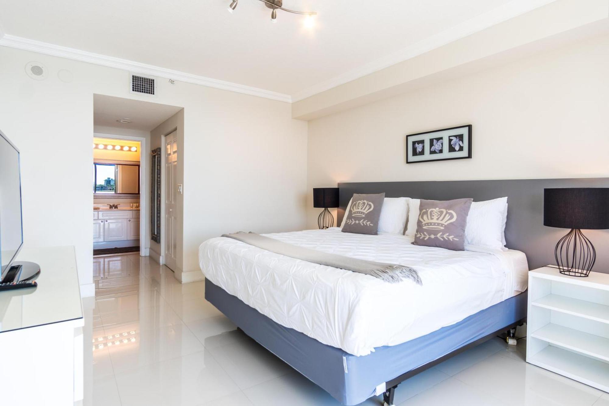 Golden Bay 46 Apartment *