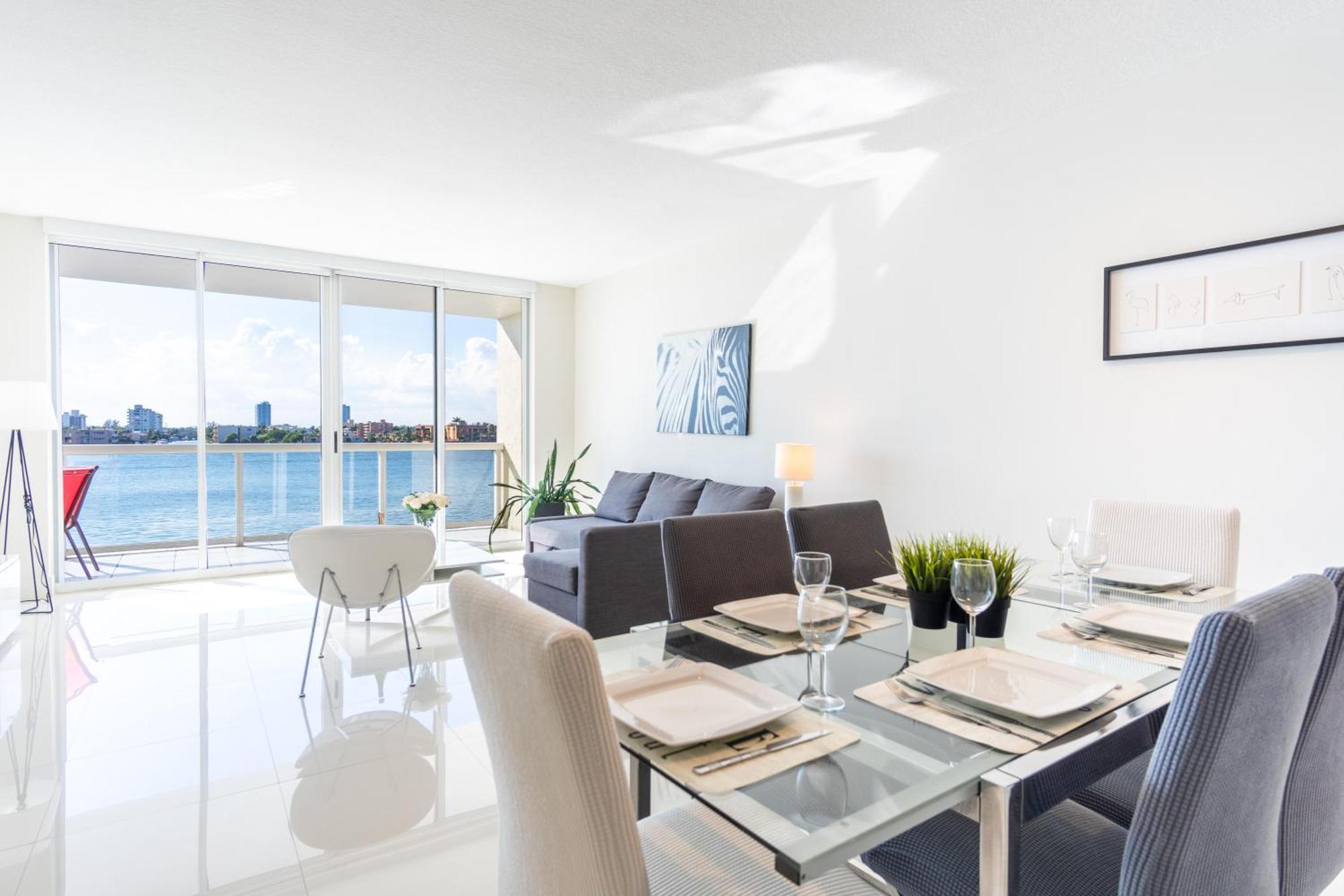 Golden Bay 46 Miami Beach