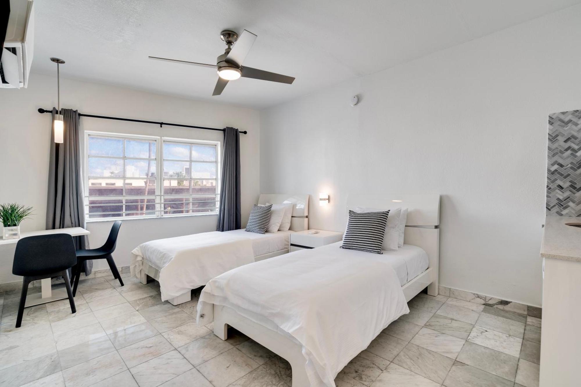 Apartment Location By The ! Free Wifi - Tv - Amenities