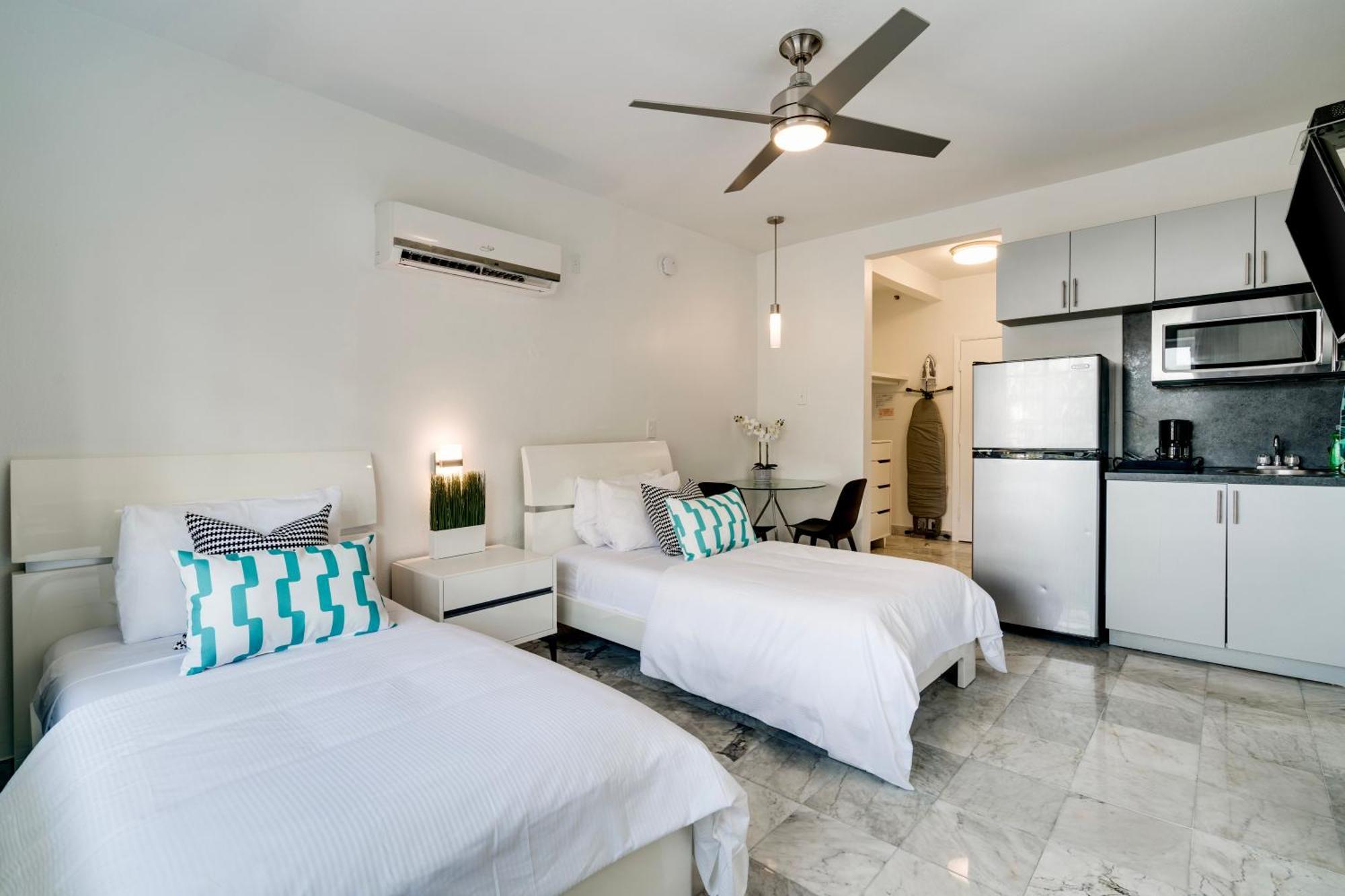 Location By The ! Free Wifi - Tv - Amenities Miami Beach