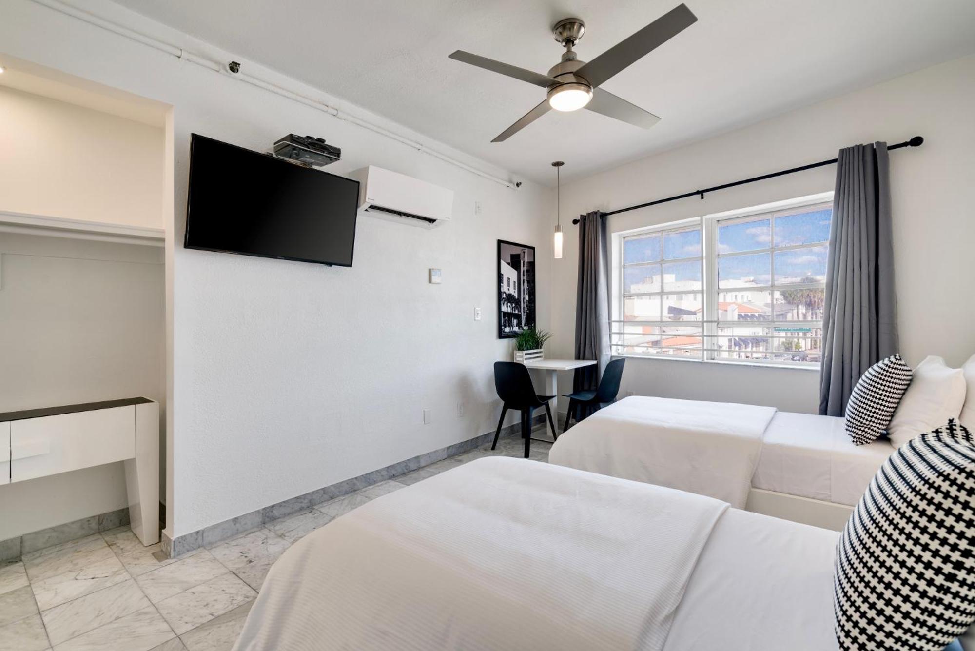 Location By The ! Free Wifi - Tv - Amenities Apartment