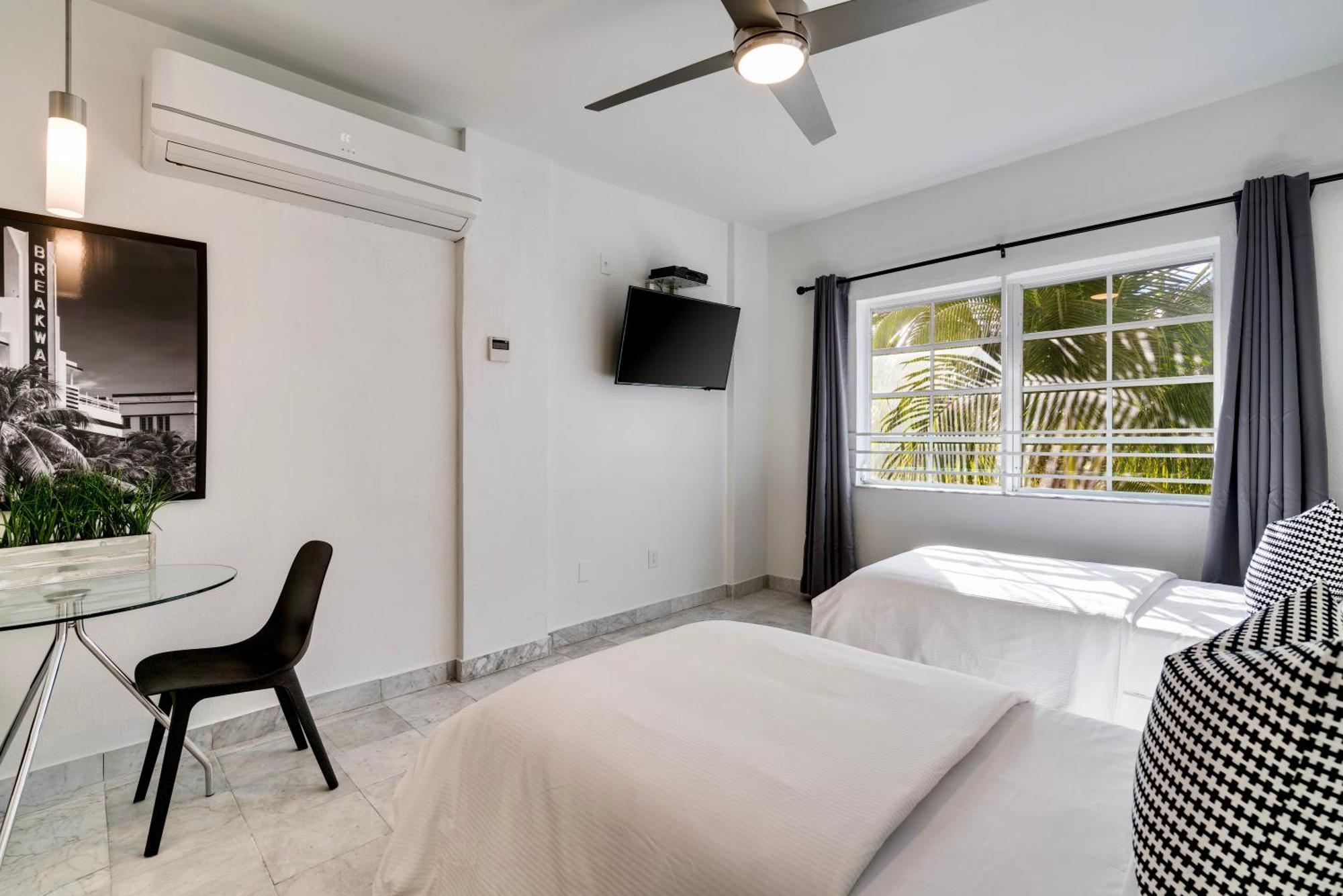 Location By The ! Free Wifi - Tv - Amenities