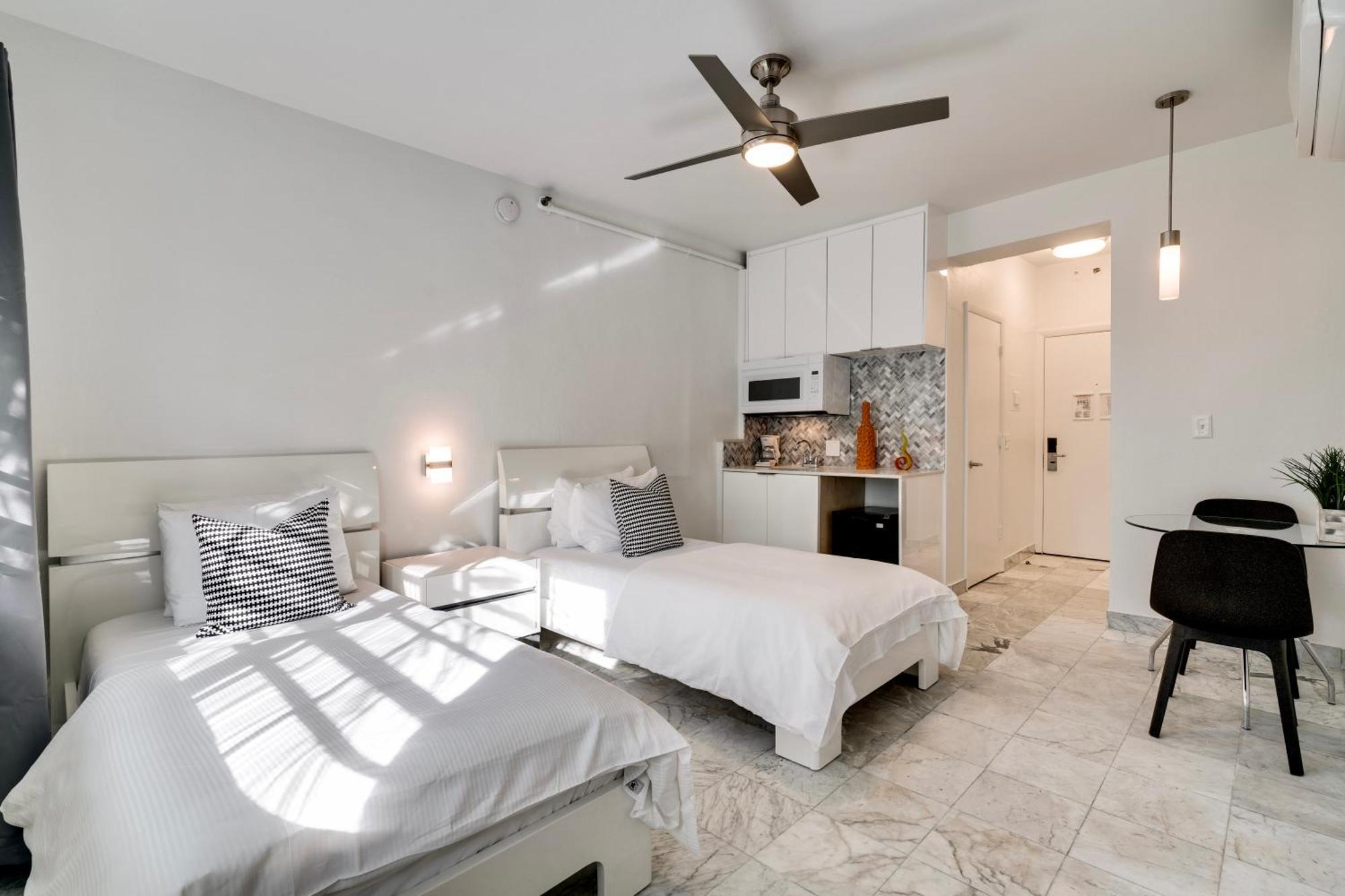 Apartment Location By The ! Free Wifi - Tv - Amenities