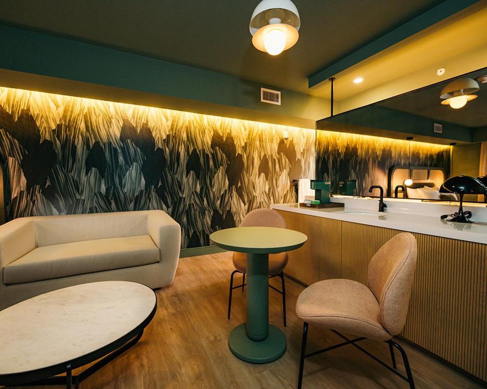 Art Deco Marela Boutique