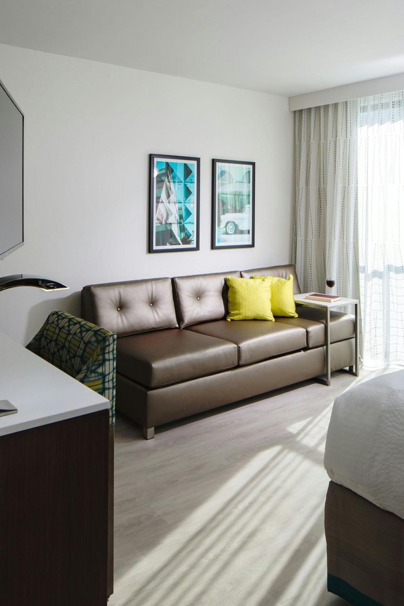 Hotel By Marriott Miami South