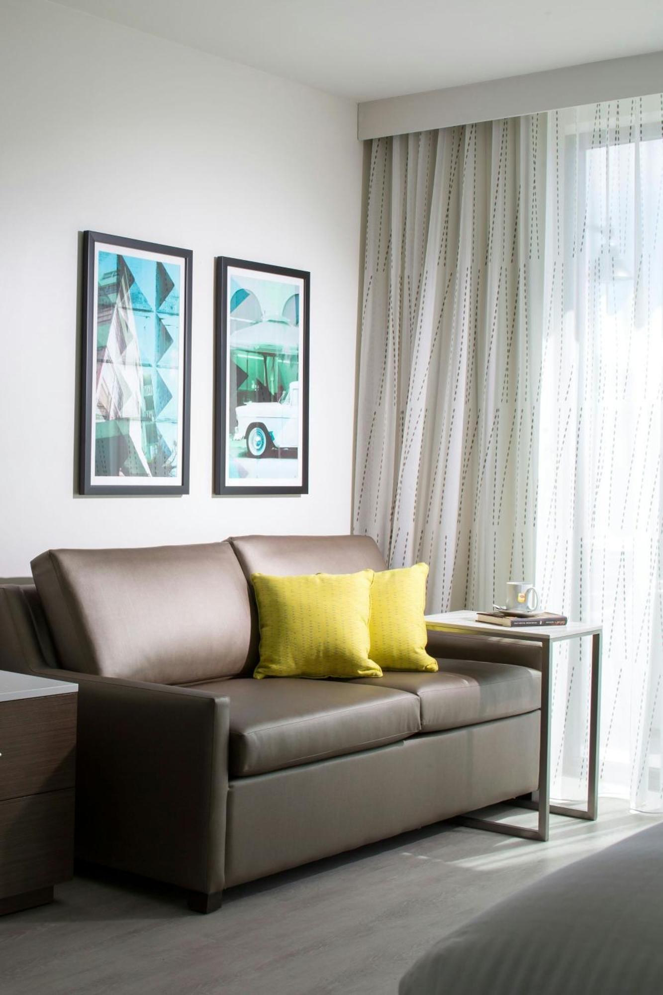 Hotel By Marriott Miami South Miami Beach