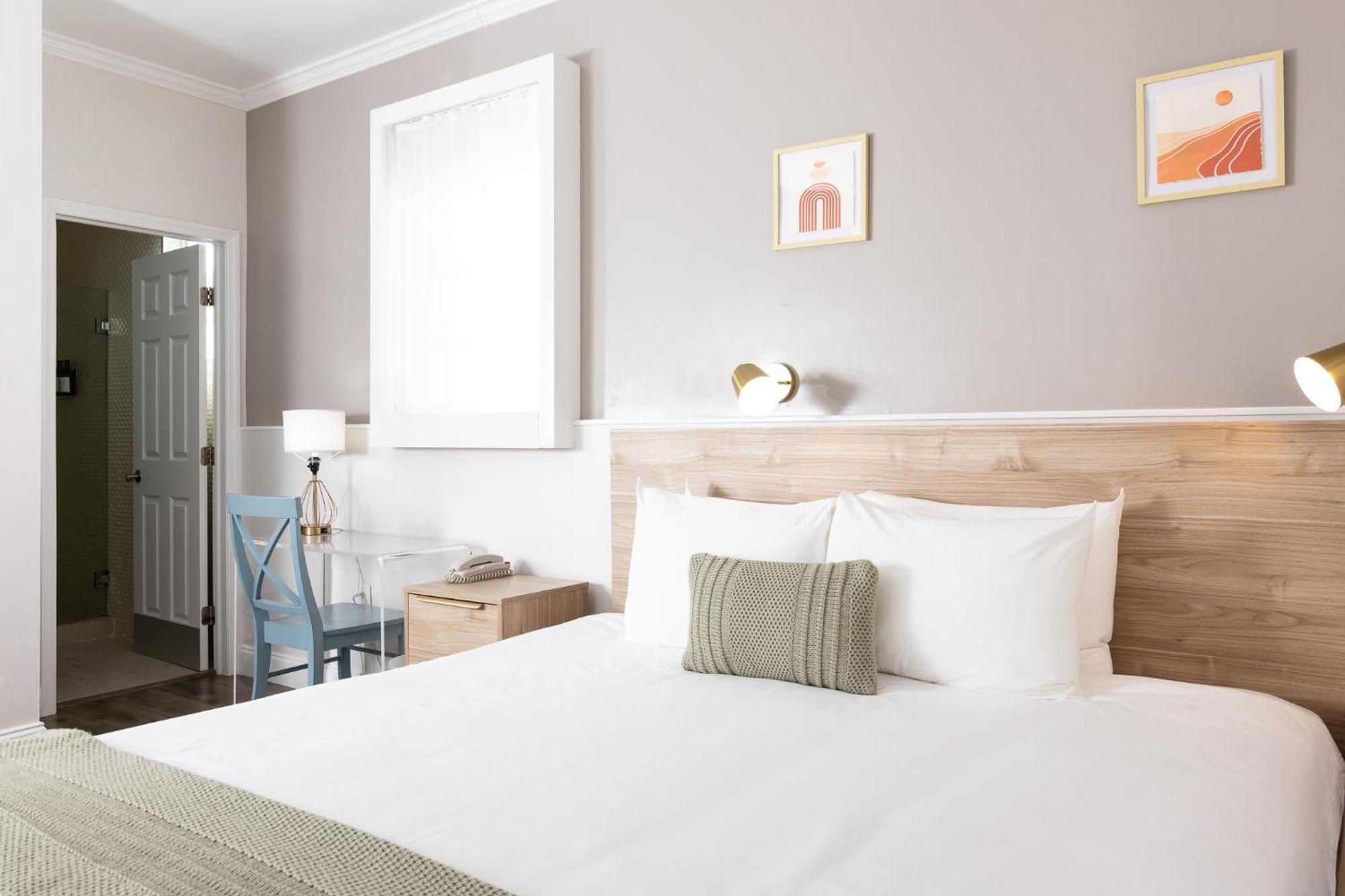 Hotel Riviere South 3*