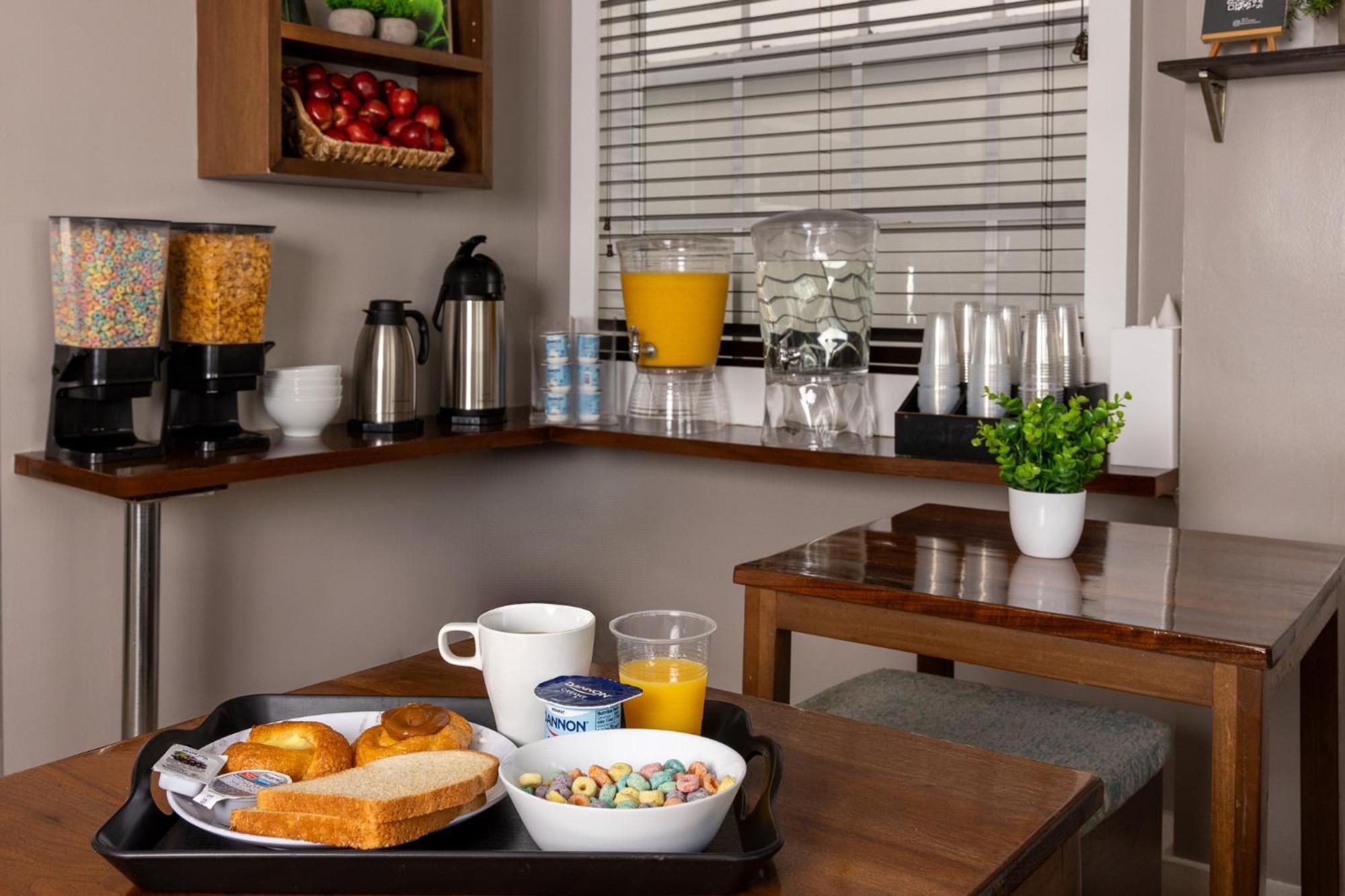 Hotel Riviere South 3*