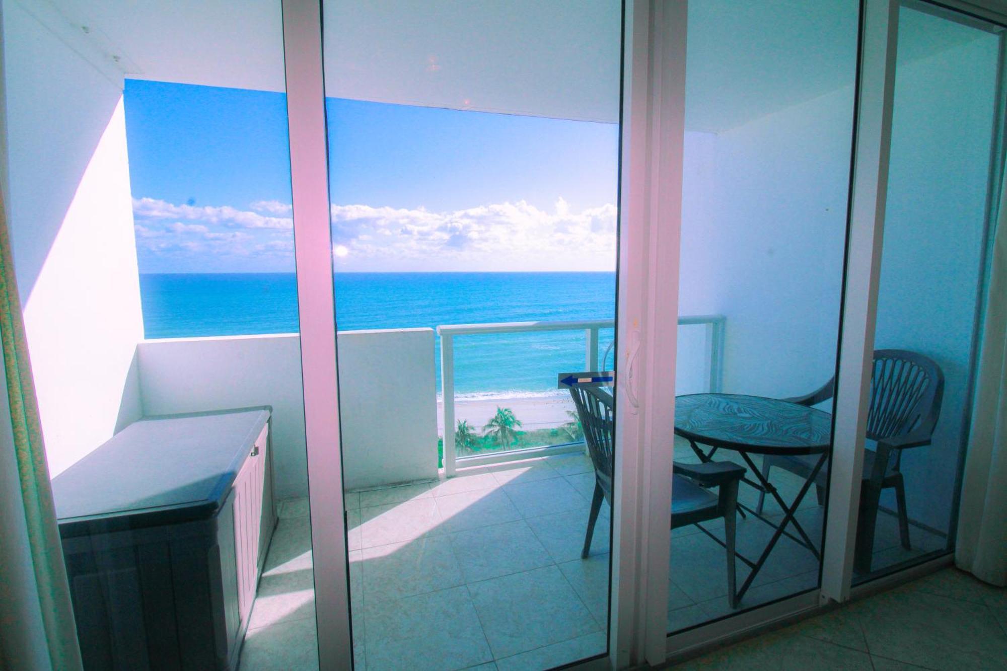 Apartment Castle 830 Oceanview Balcony Studio, Pool, Tennis, Free Parking Miami Beach