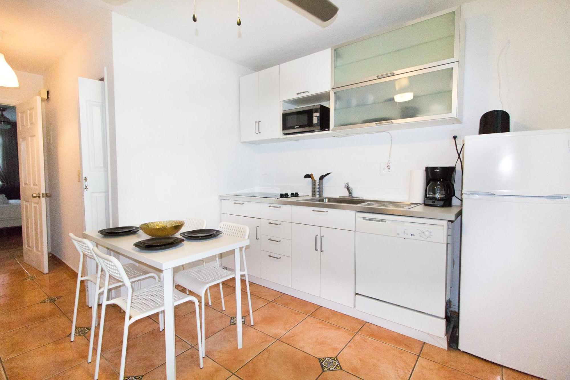 713 Miami Apartment *