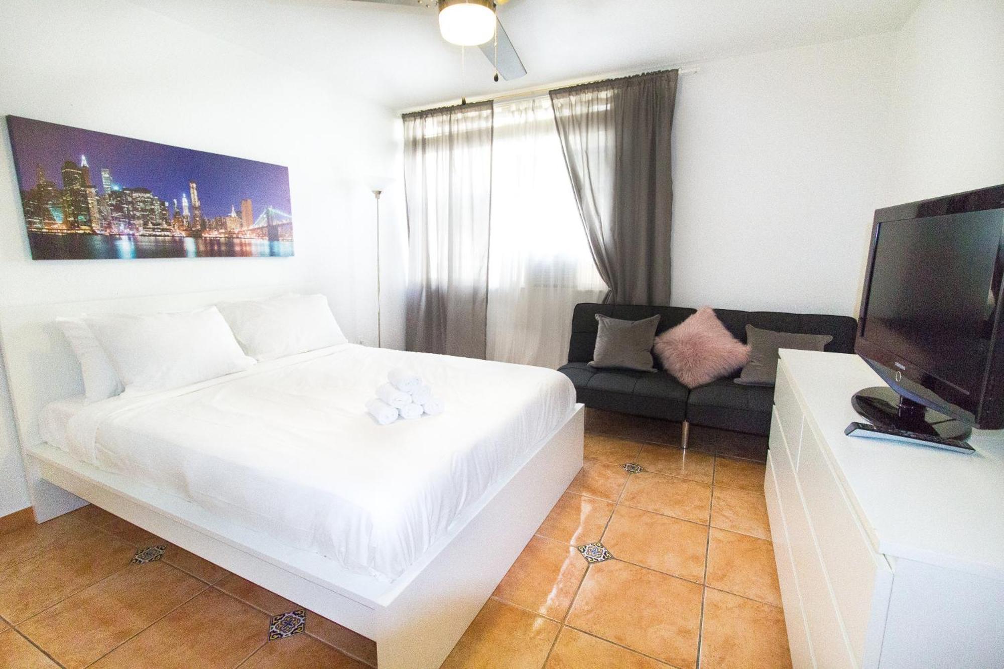 713 Miami Apartment *