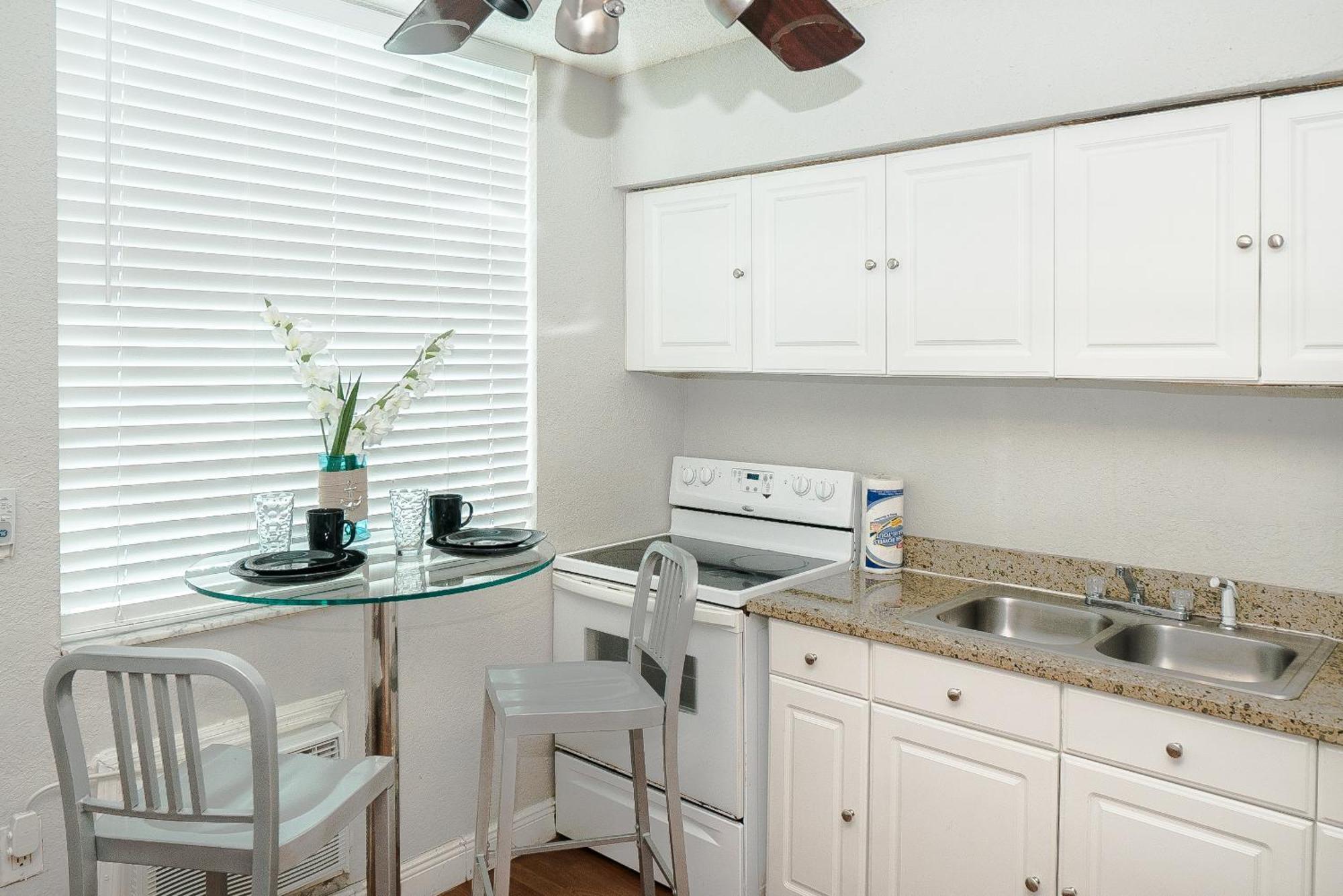 Apartment 713 Miami *