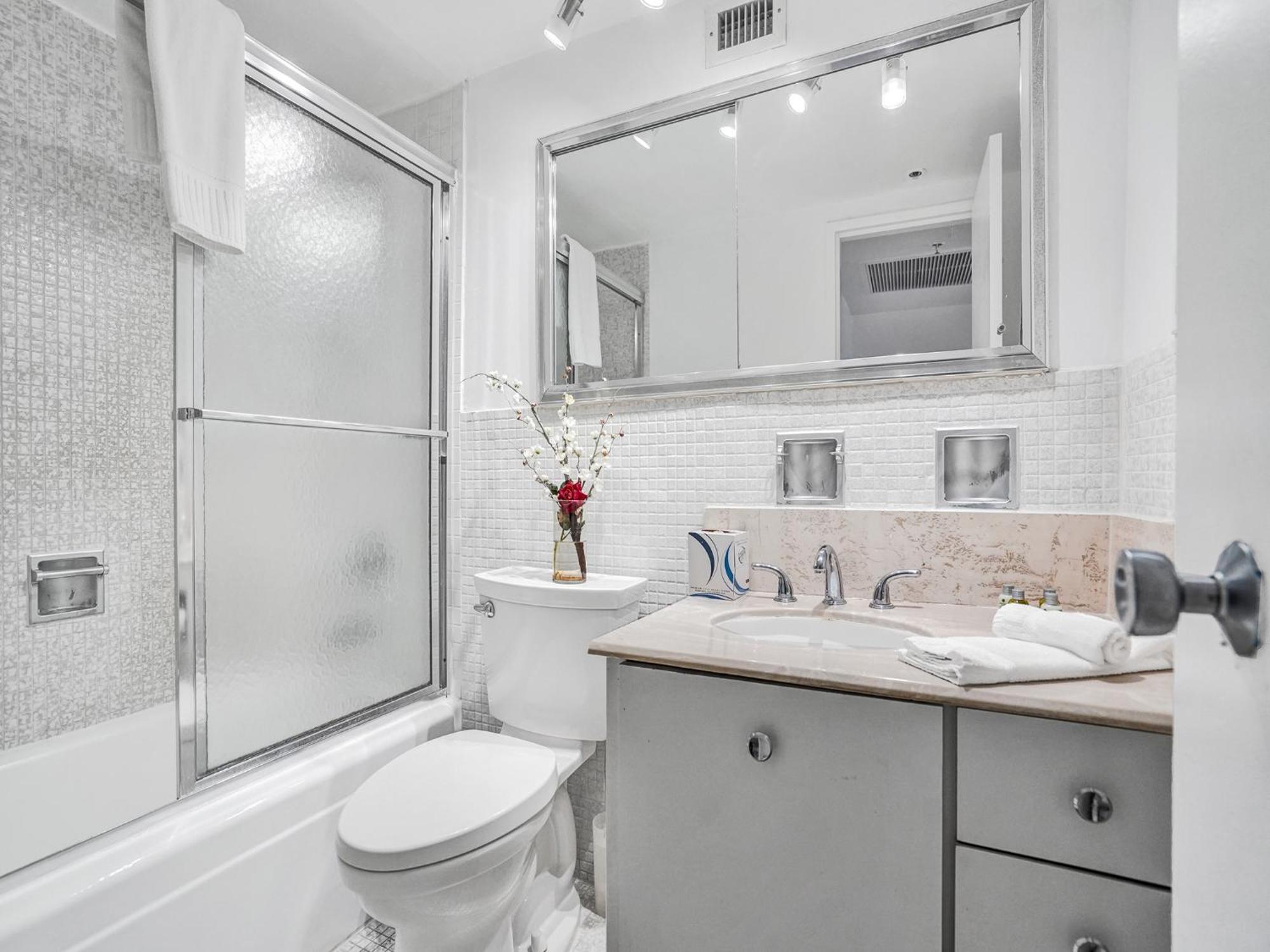Cozy 2 Bedroom Ocean View Service 707 Apartment