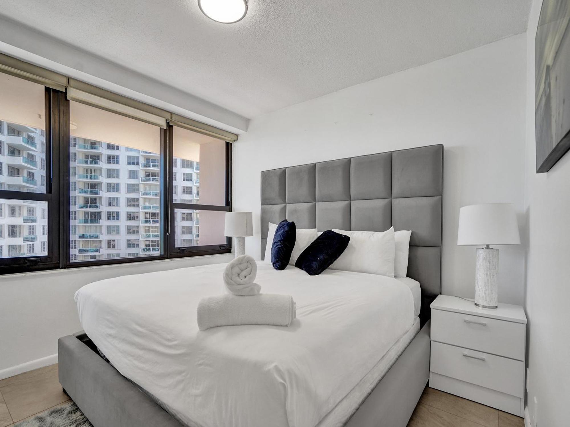 Apartment Cozy 2 Bedroom Ocean View Service 707
