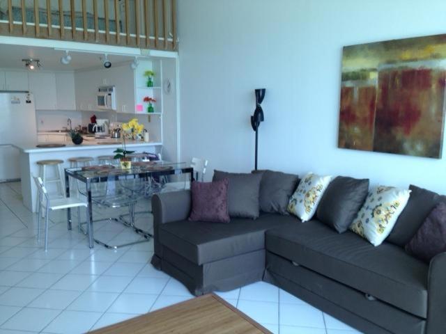 Castle M4 Beachfront Balcony Loft, Free Parking, Pool, Tennis, Access Holiday home Miami Beach