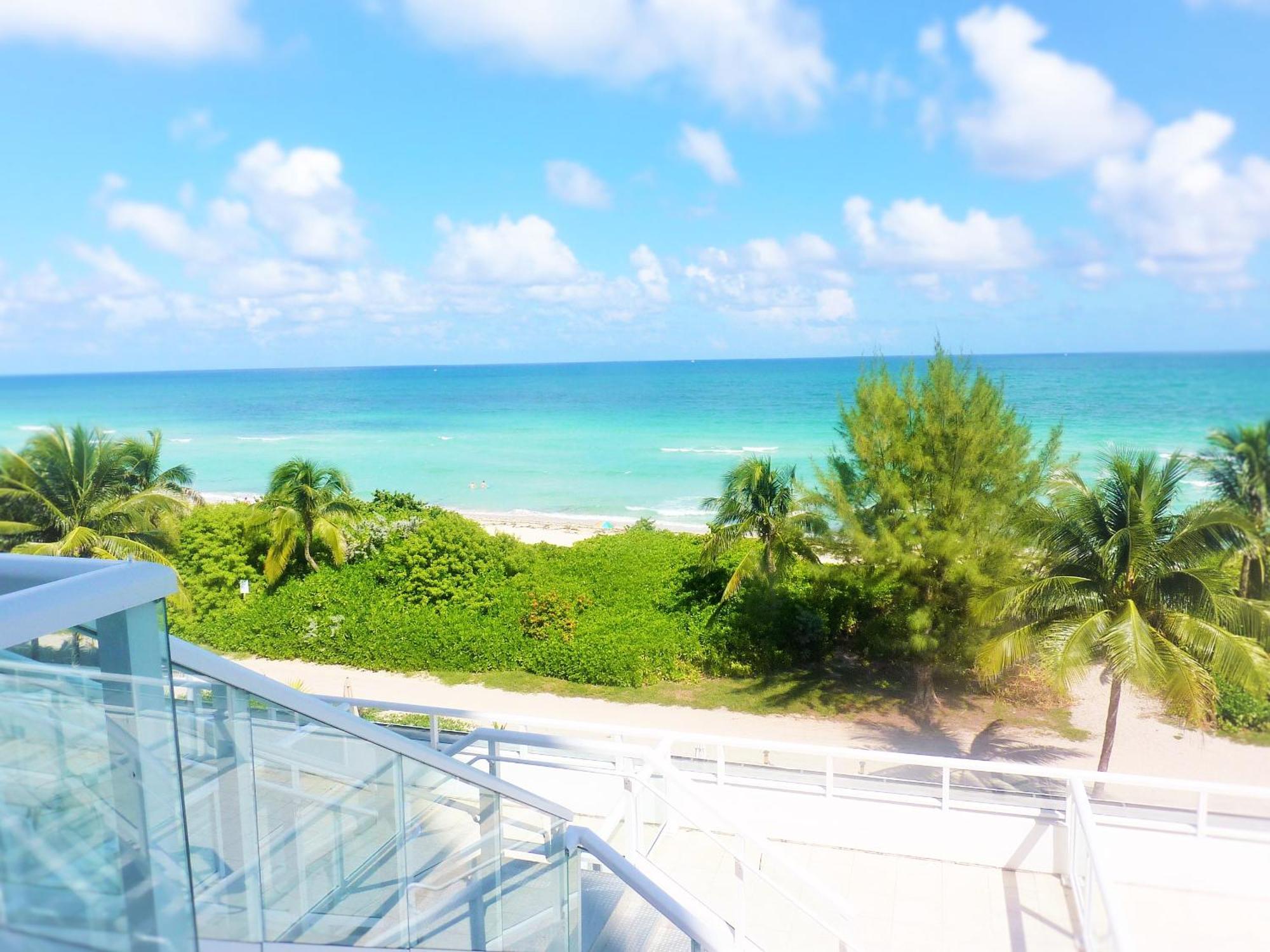 Castle M4 Beachfront Balcony Loft, Free Parking, Pool, Tennis, Access