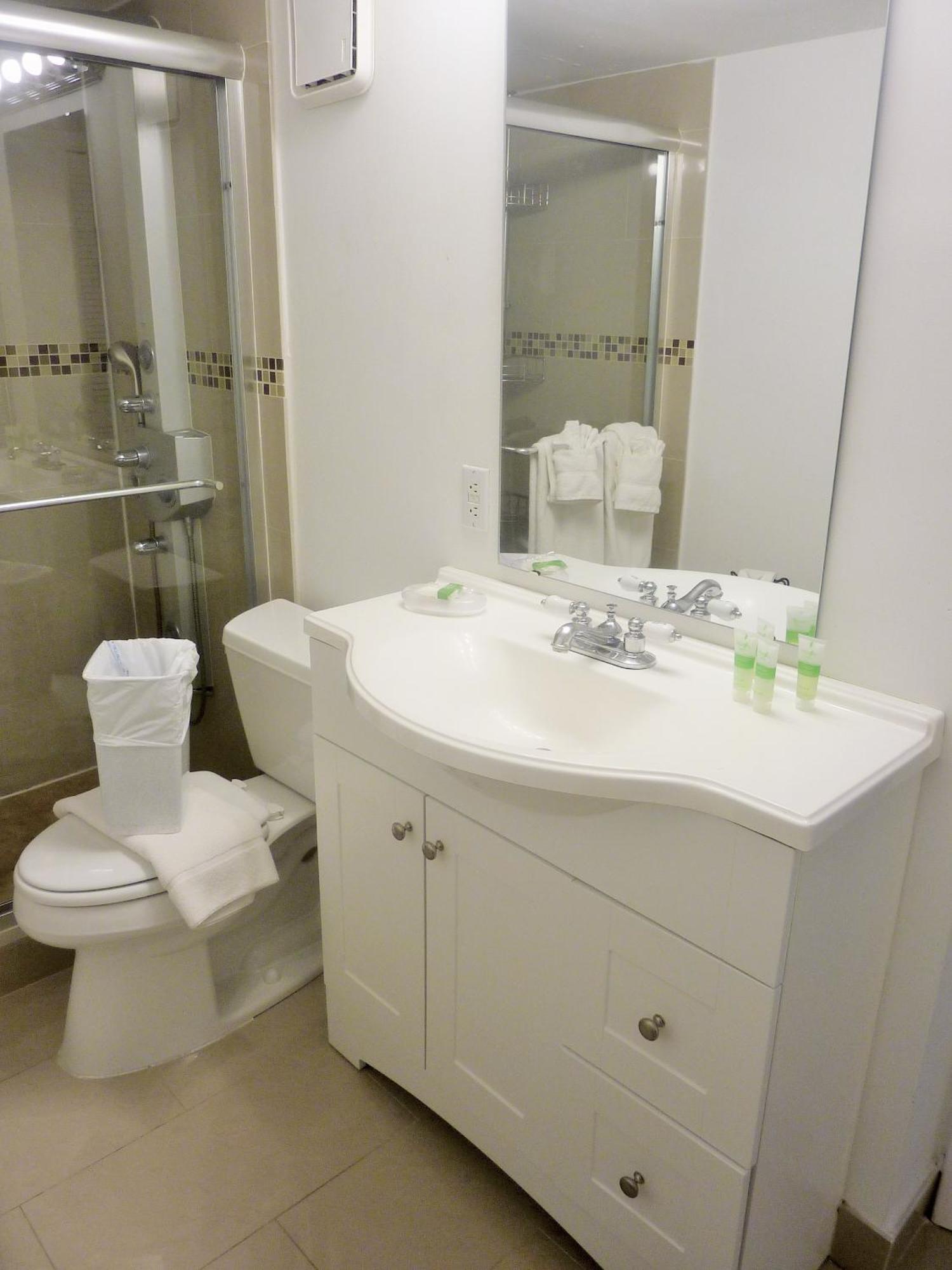 Holiday home Castle M4 Beachfront Balcony Loft, Free Parking, Pool, Tennis, Access Miami Beach