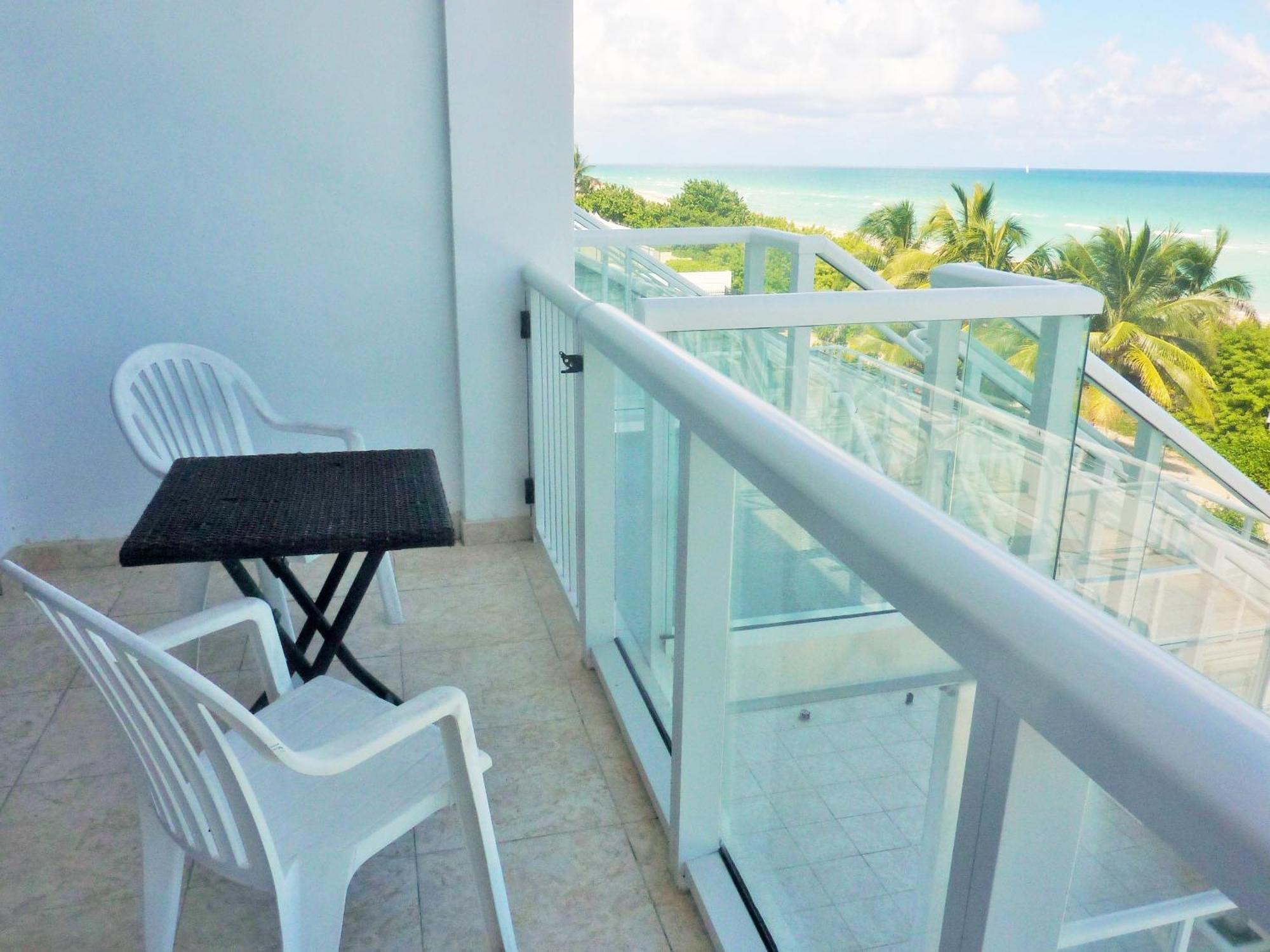 Castle M4 Beachfront Balcony Loft, Free Parking, Pool, Tennis, Access *