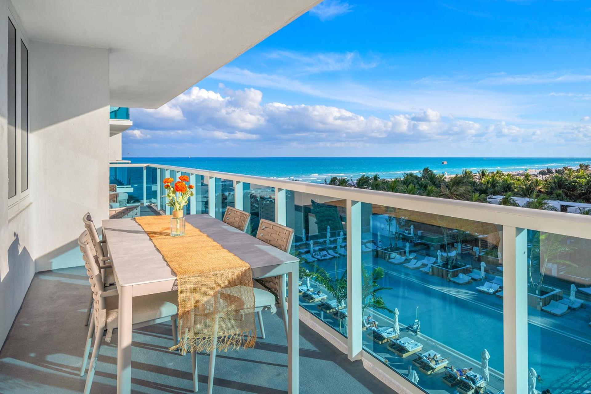 Apartment 3 Bedroom Den Private At Roney Palace -6078 *